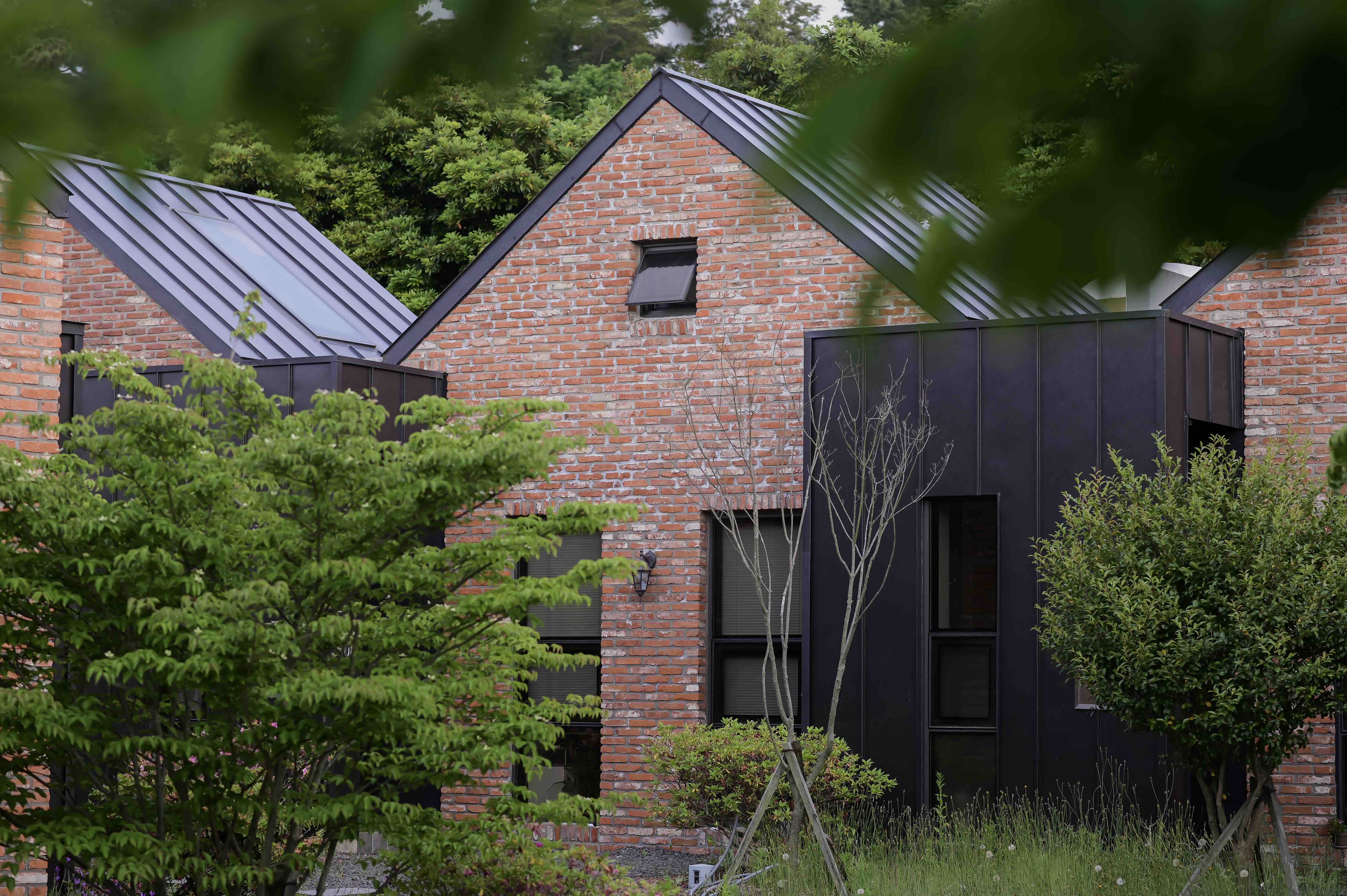 [Airbnb Discount] Brick house with Aewol attic < Soso 108 > Duplex/Airport 25min/Maximum pyeong in the complex
