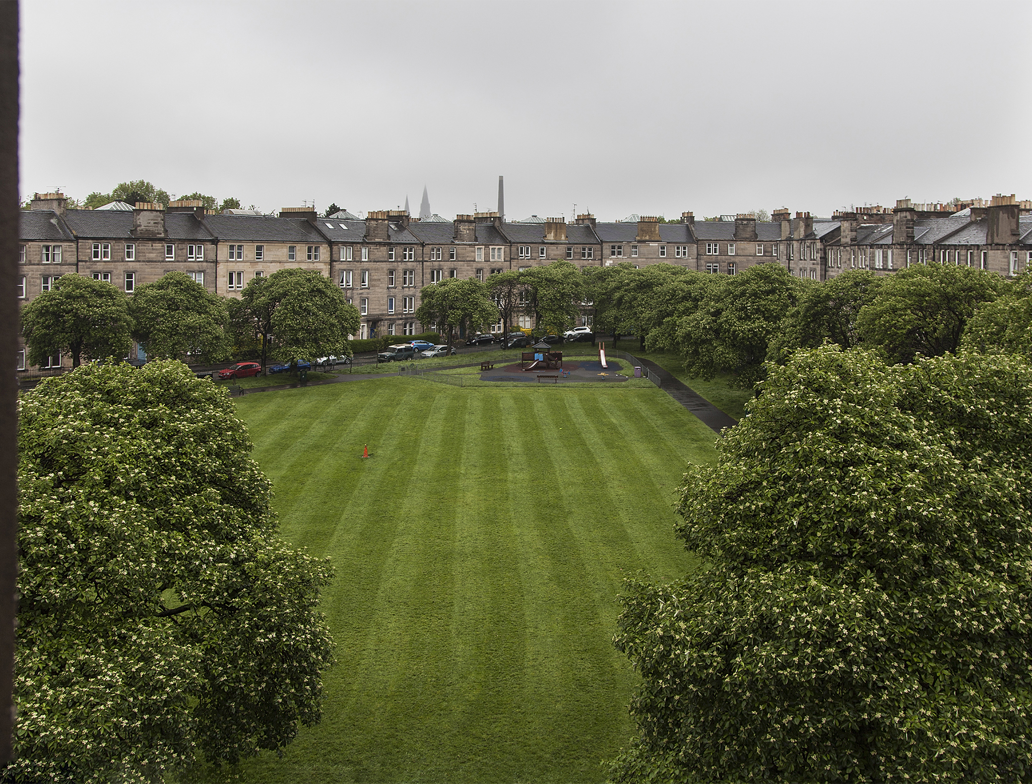 2 bedroom apartment with park view in Polwarth, Edinburgh