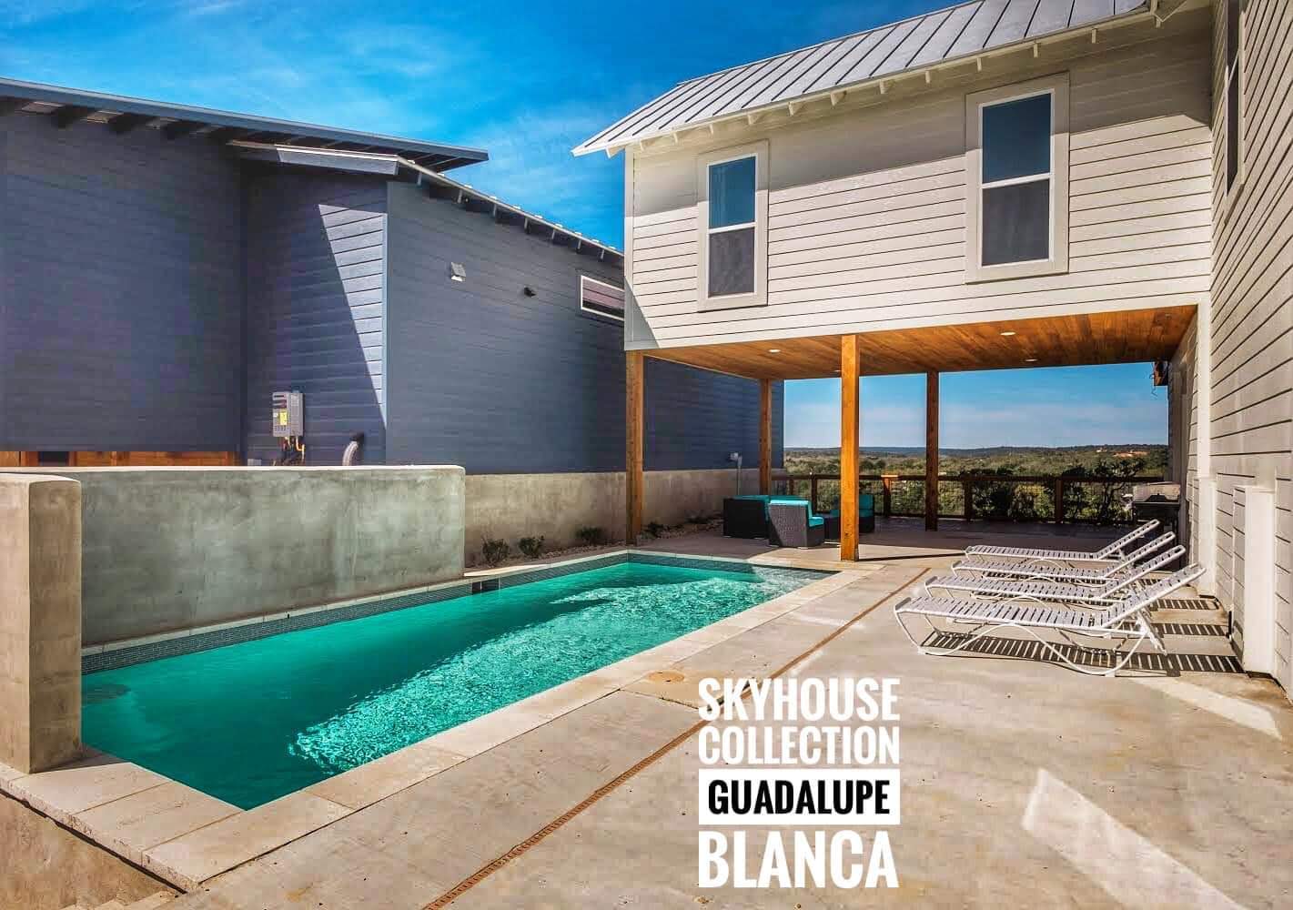 Guadalupe Blanca Cliffside Pool/Hot Tub +SKYHOUSE Houses for Rent in