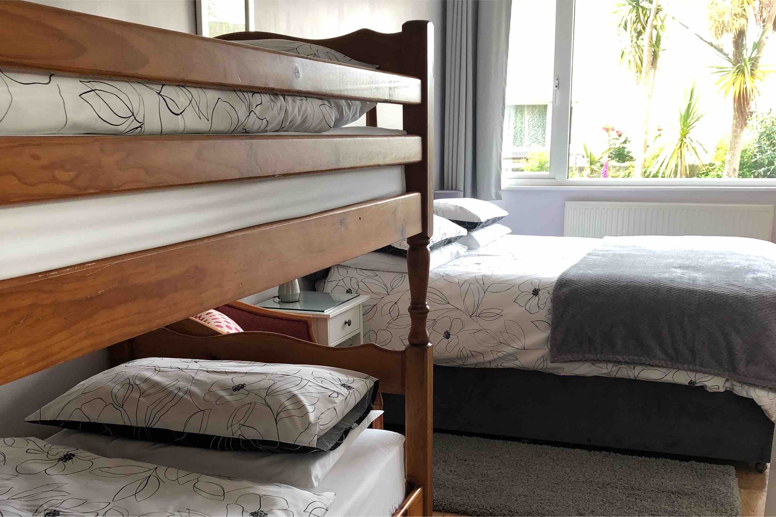 A private Annexe Room with a kitchenette & parking