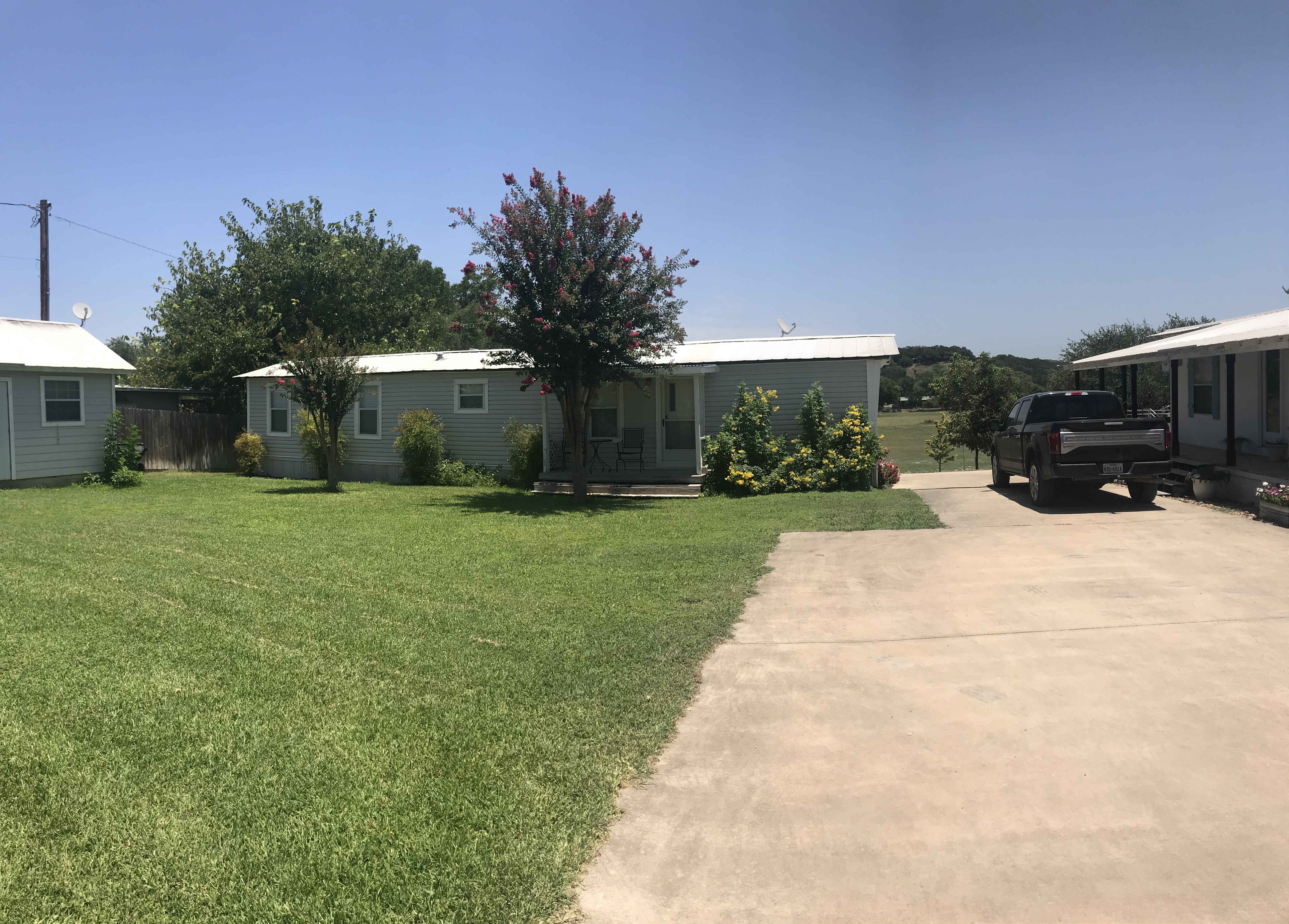 Howdy Hideaway on Medina River (River is dry)