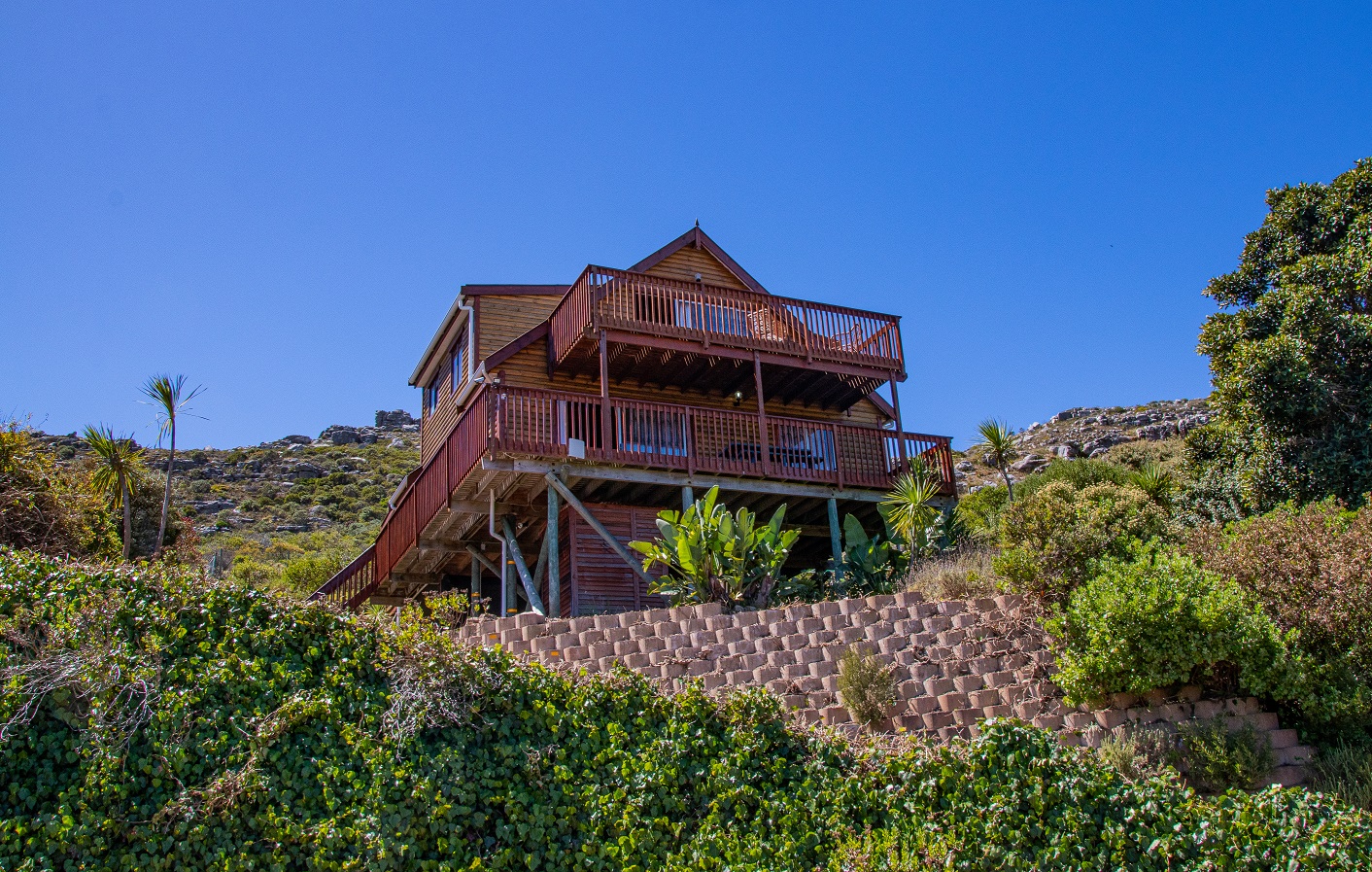 Peaceful Mountain Home with Views over False Bay Houses for Rent in