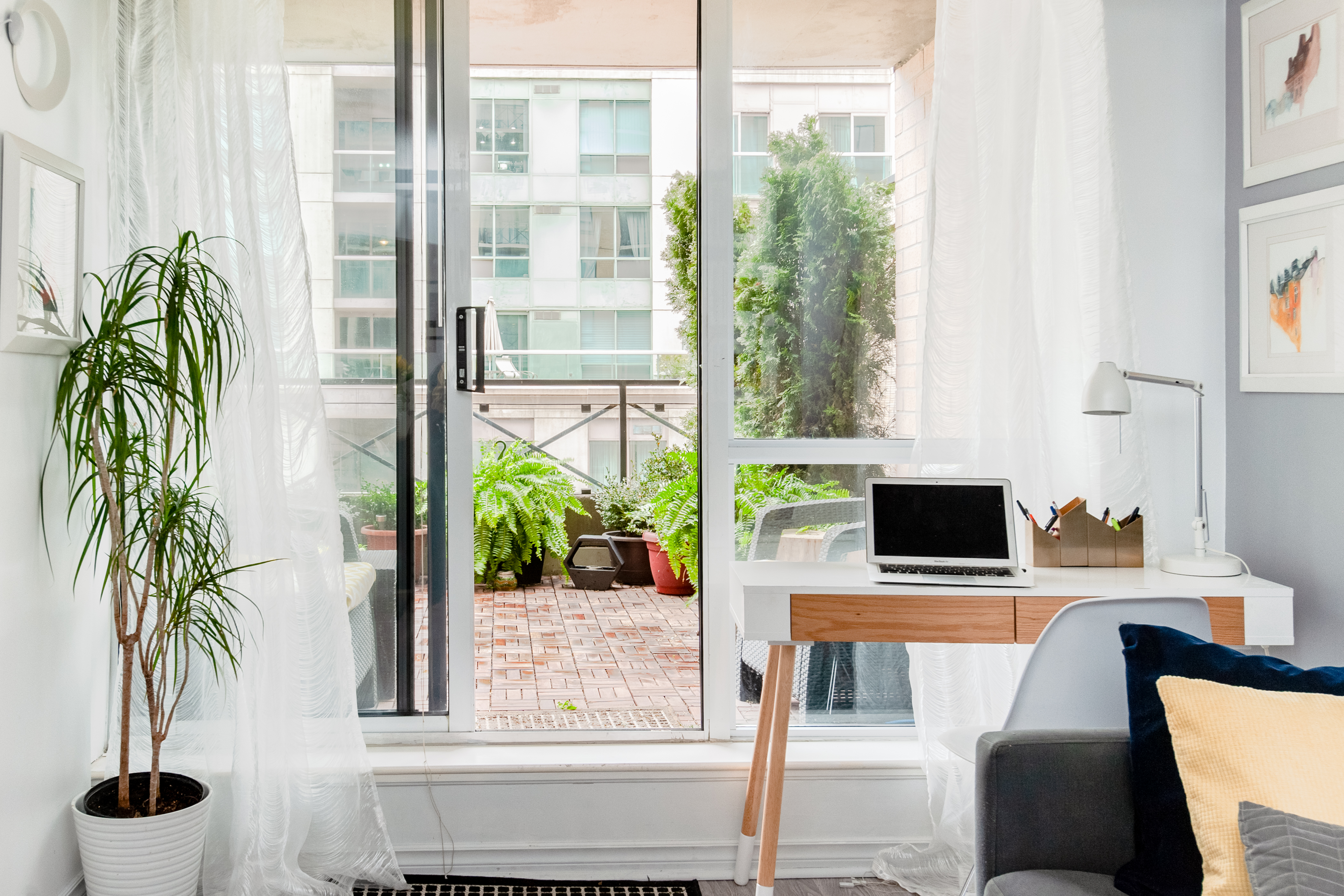 Stylish, Central, Private Patio, Parking, Monthly