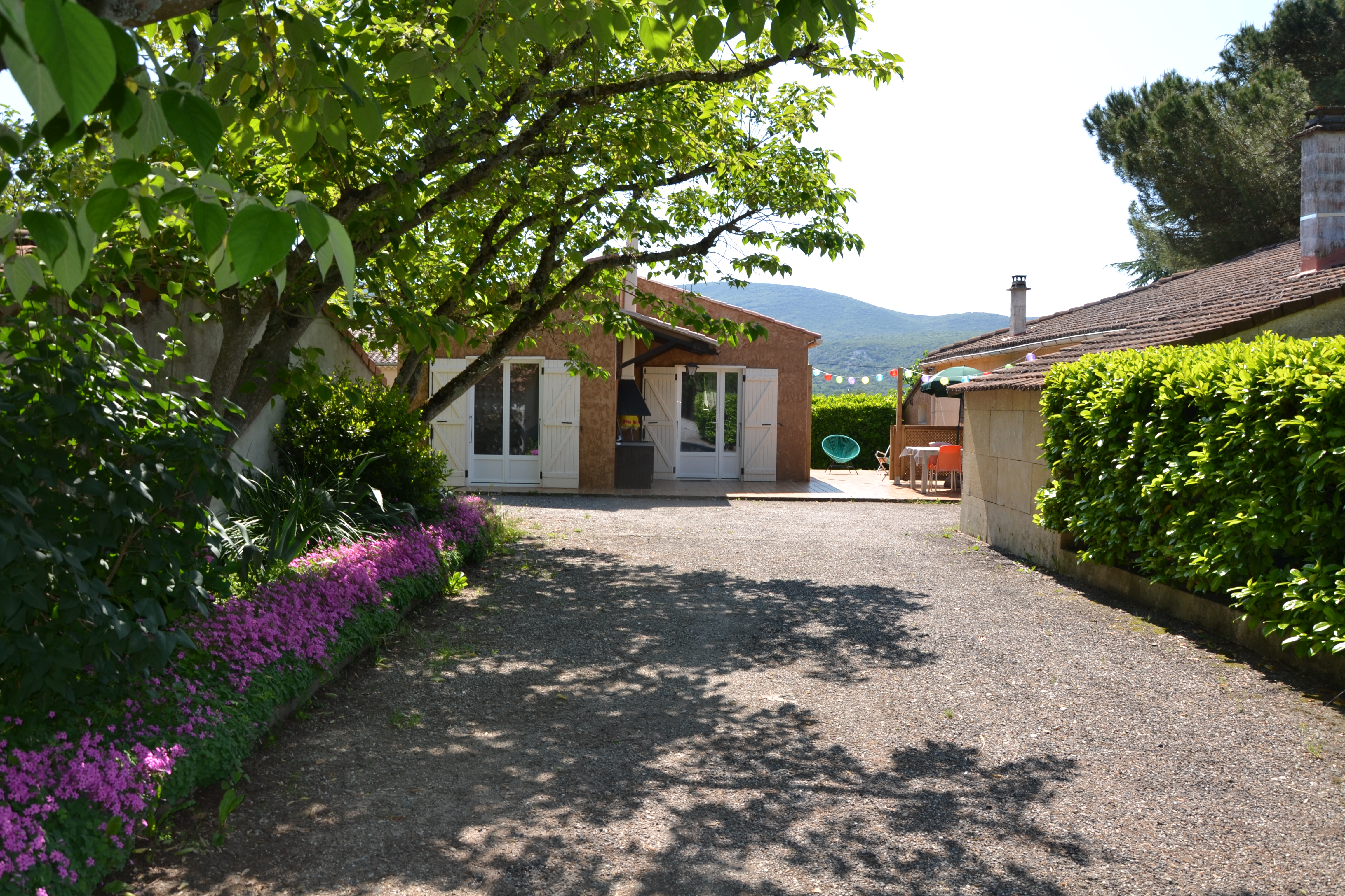 Peaceful cottage with sunny terrace