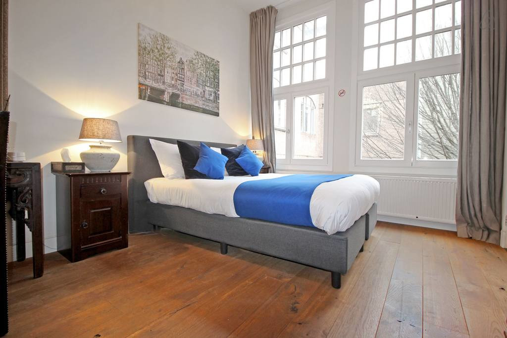 Renovated private studio close to the Foodhallen β Amsterdam stay