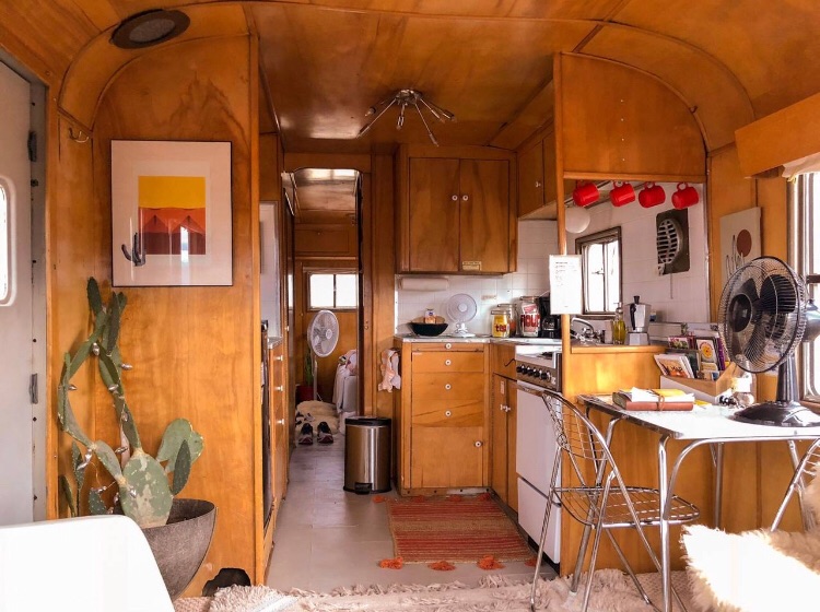 Cozy Mid Century Boho Trailer Mountain Views Campervans/Motorhomes