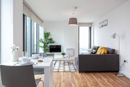 LUXURY 2BR Salford Quays, MUTD, Media City & BBC in Salford District, Greater Manchester