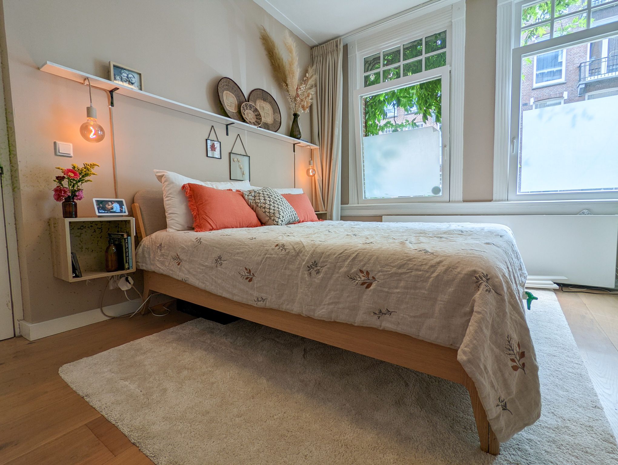 Modern central 2 bed apartment with garden โ Amsterdam stay