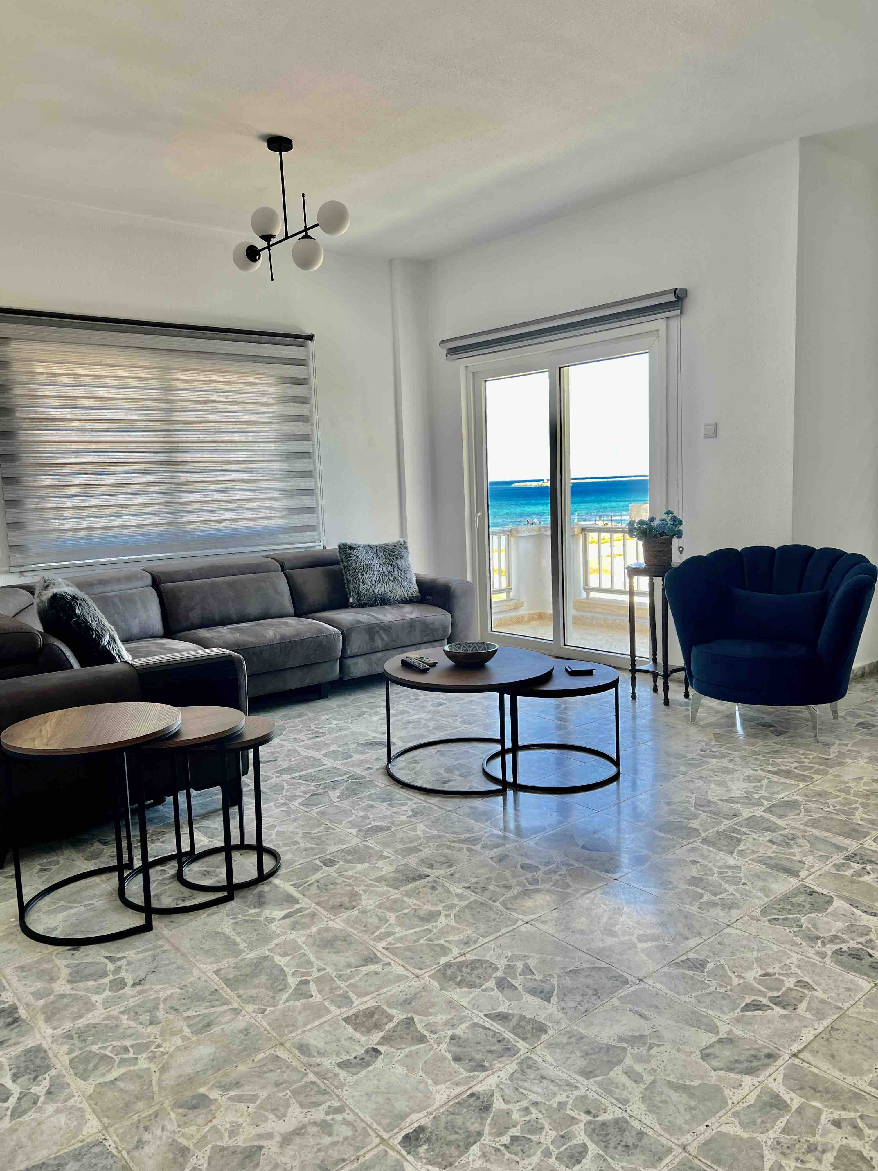 Central,near the sea,modern furnitured