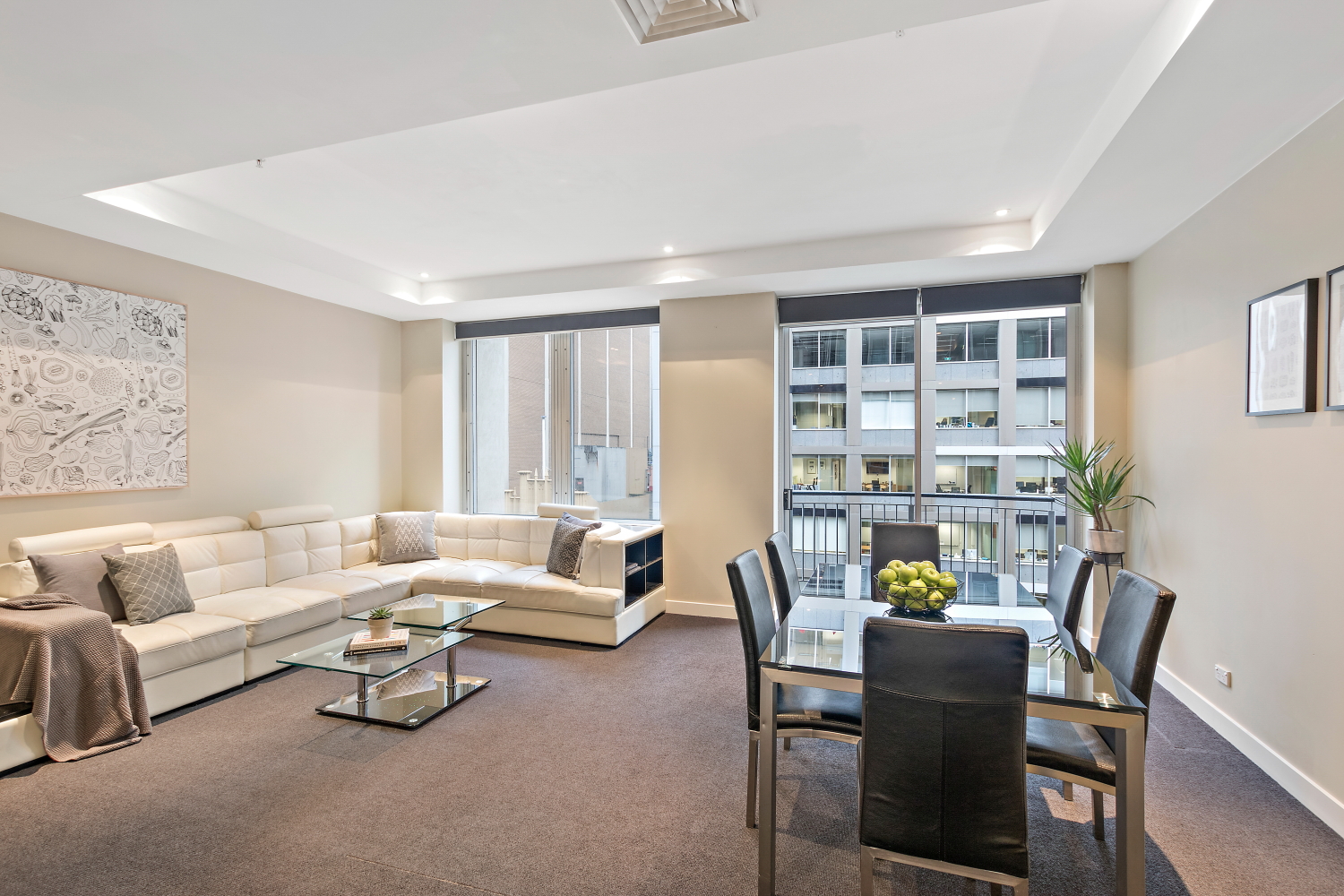 !Huge 2 Bedroom Melbourne CBD Pad & Netflix