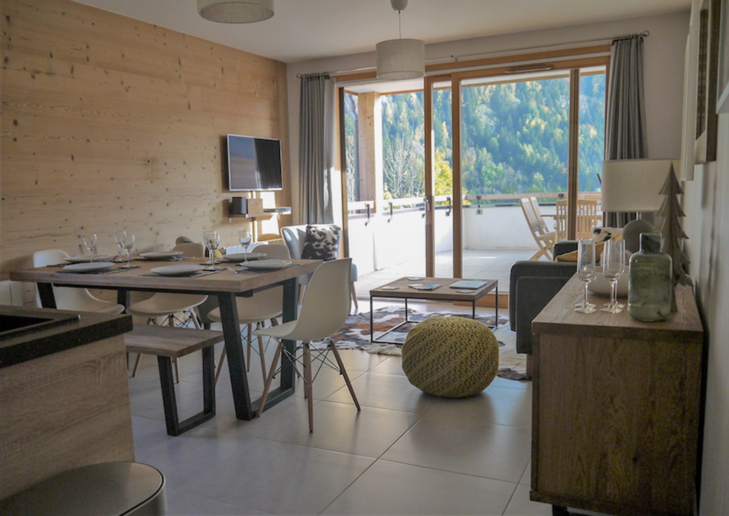 Ski Apartment Sleeps 6 Vaujany, Alps - Ski-Station