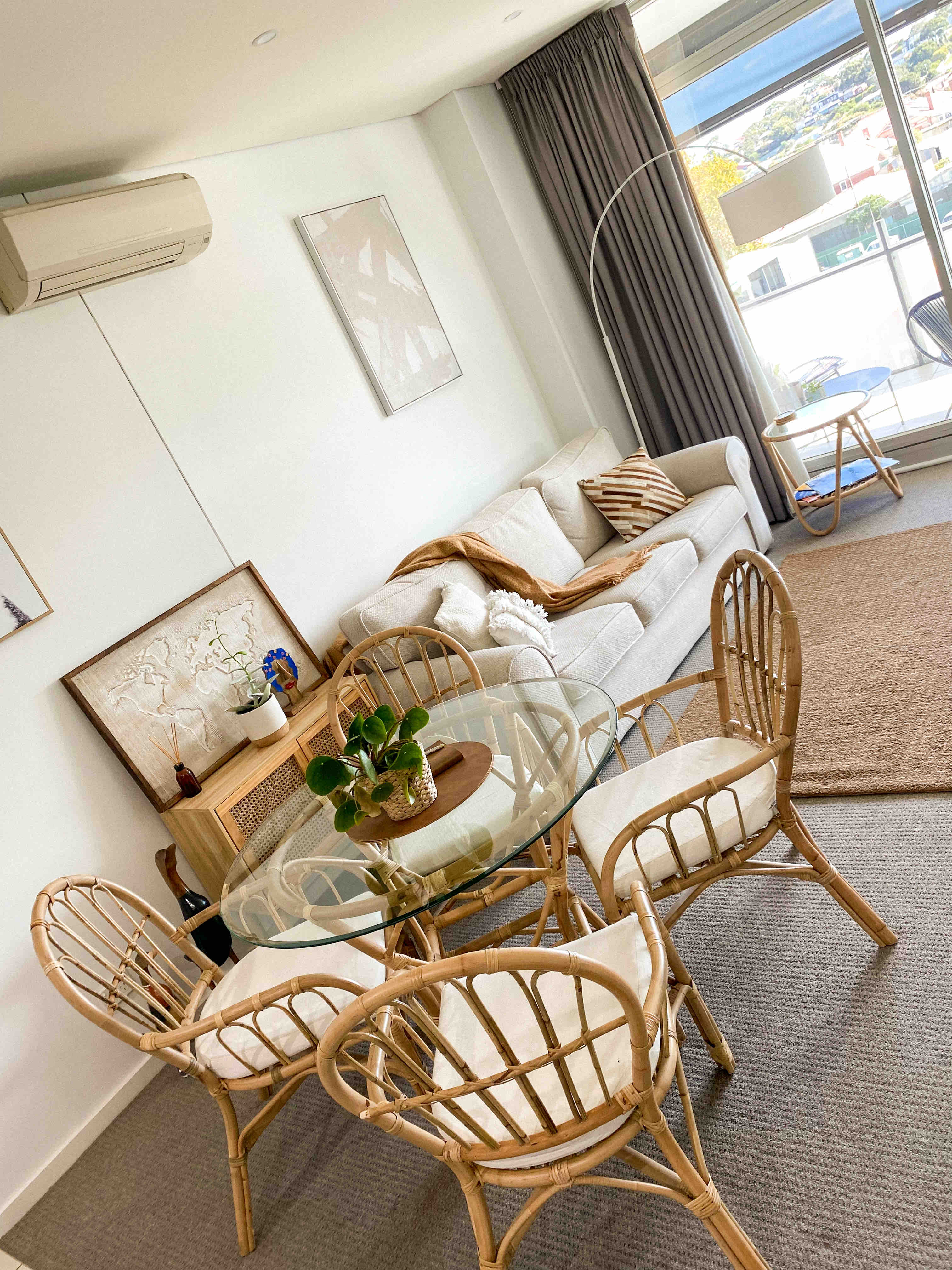 Luxe L’eau apartment in central Victor Harbor