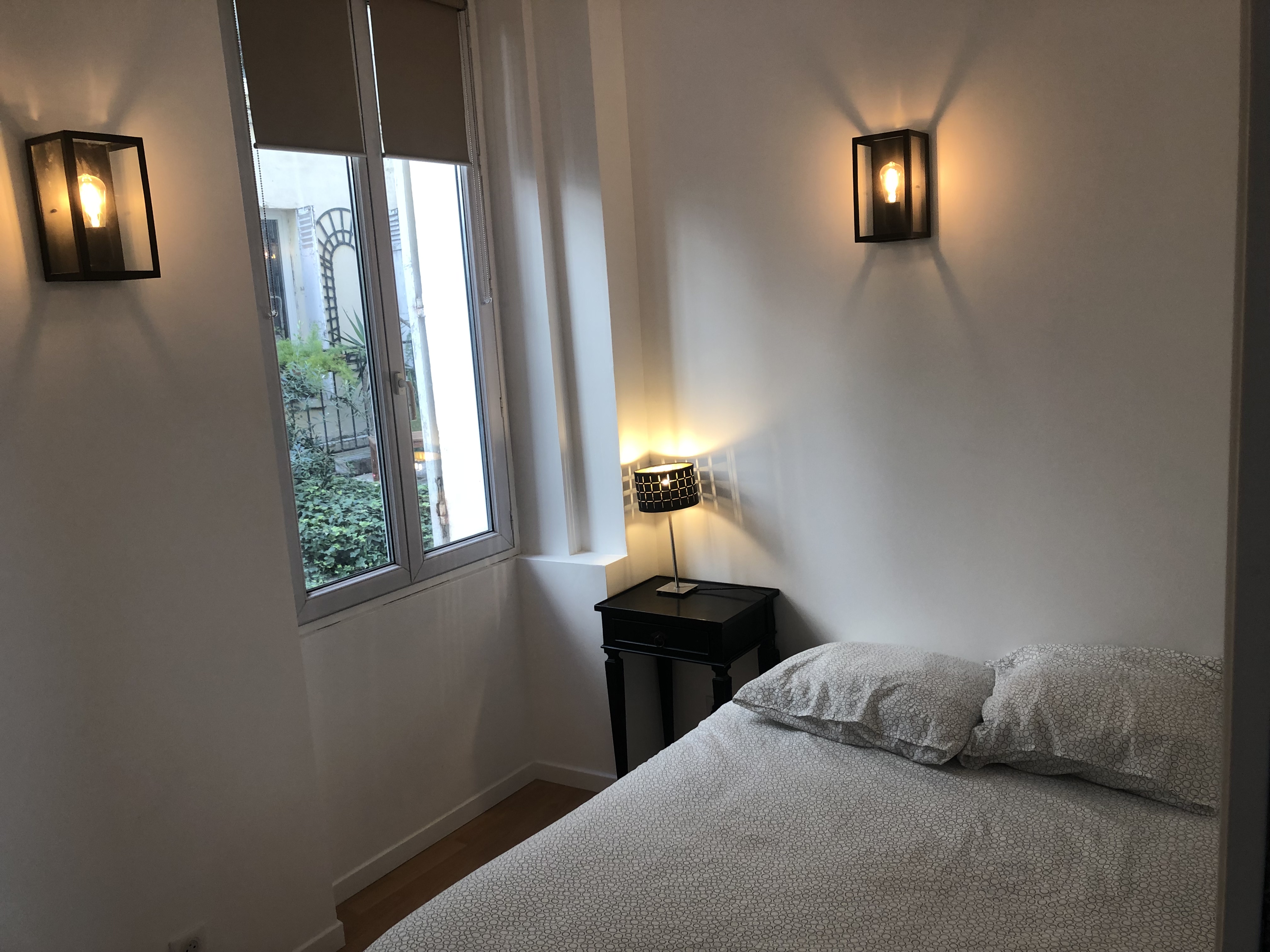 Loft 2 BR Loft Effeil tower A/C by LCC Agency