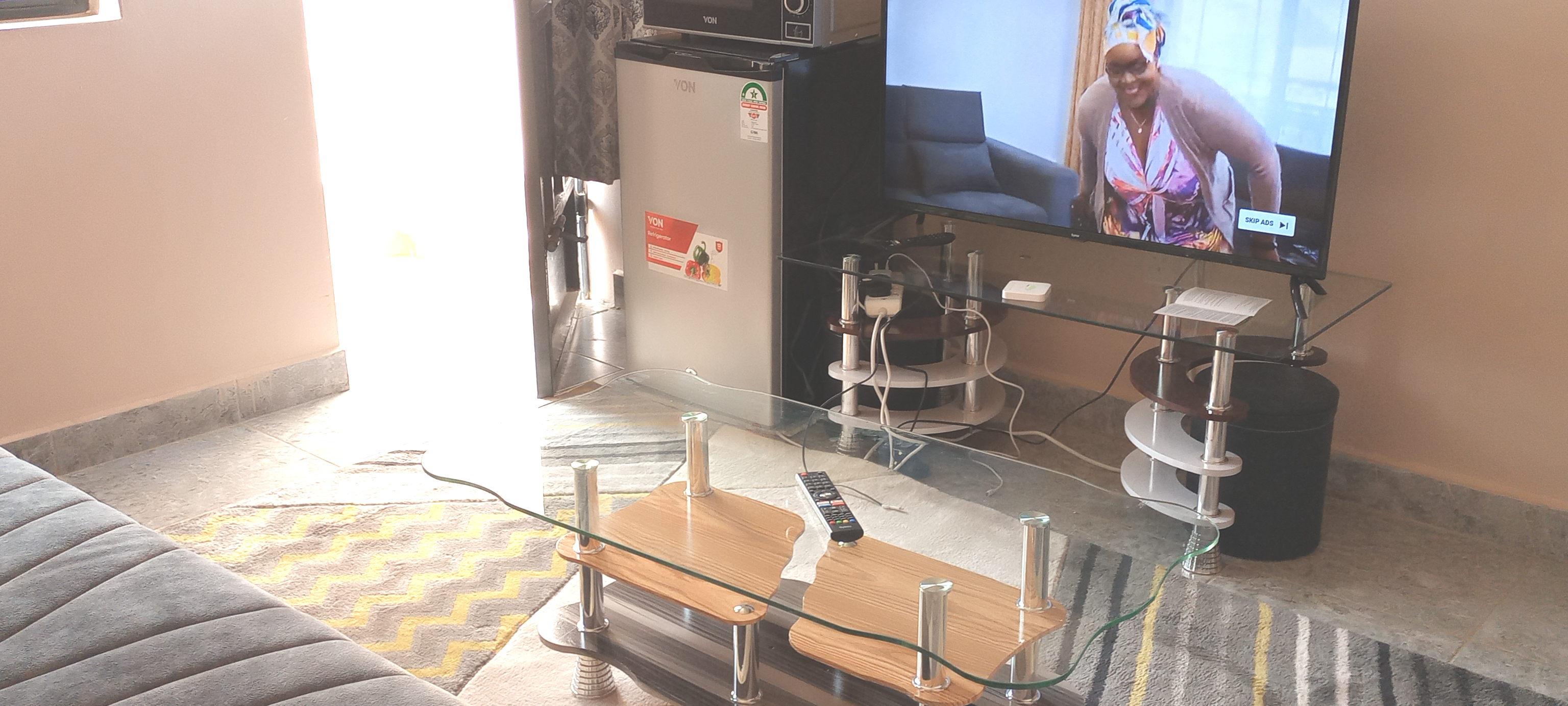 Lovely, secure one bedroom apartment with free wifi and parking in the premises. All basic amenities are within reach. Rupas Mall, Mediheal Hospital, Zion Mall, Timba Grill and many choma joints are close by.