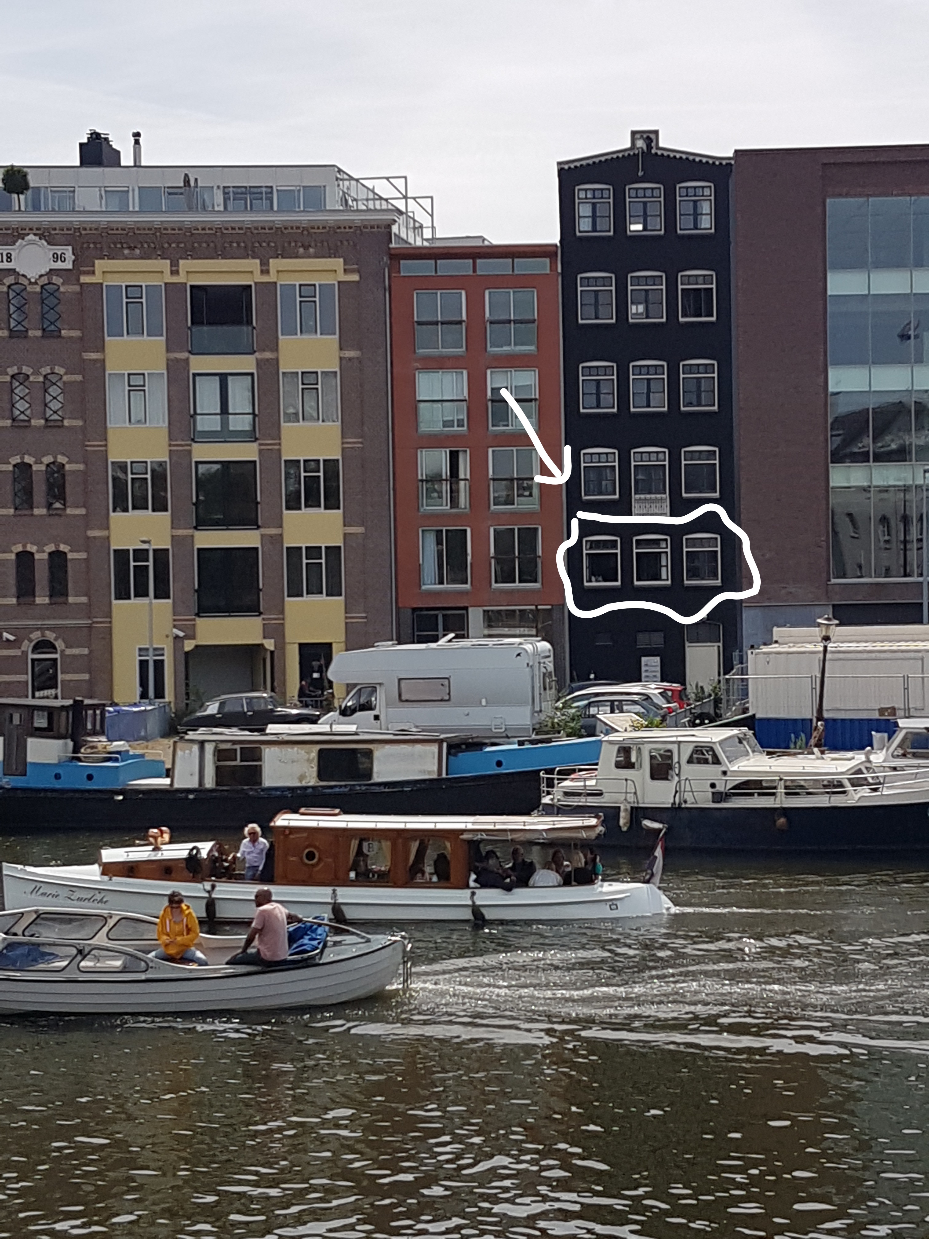 Centre-Check in anytime -Close to train station โ Amsterdam stay