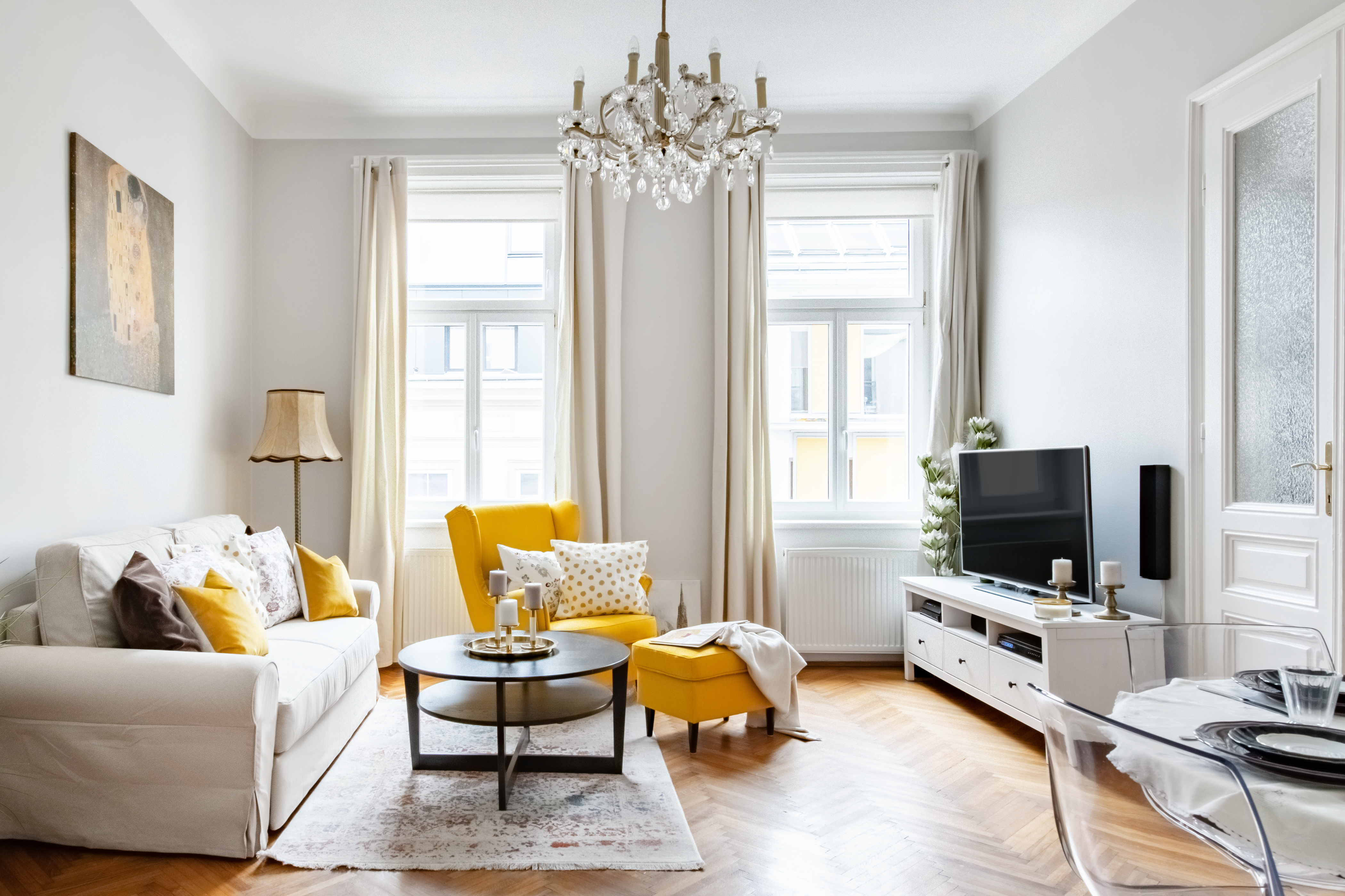 Sophisticated Viennese Apartment near Naschmarkt