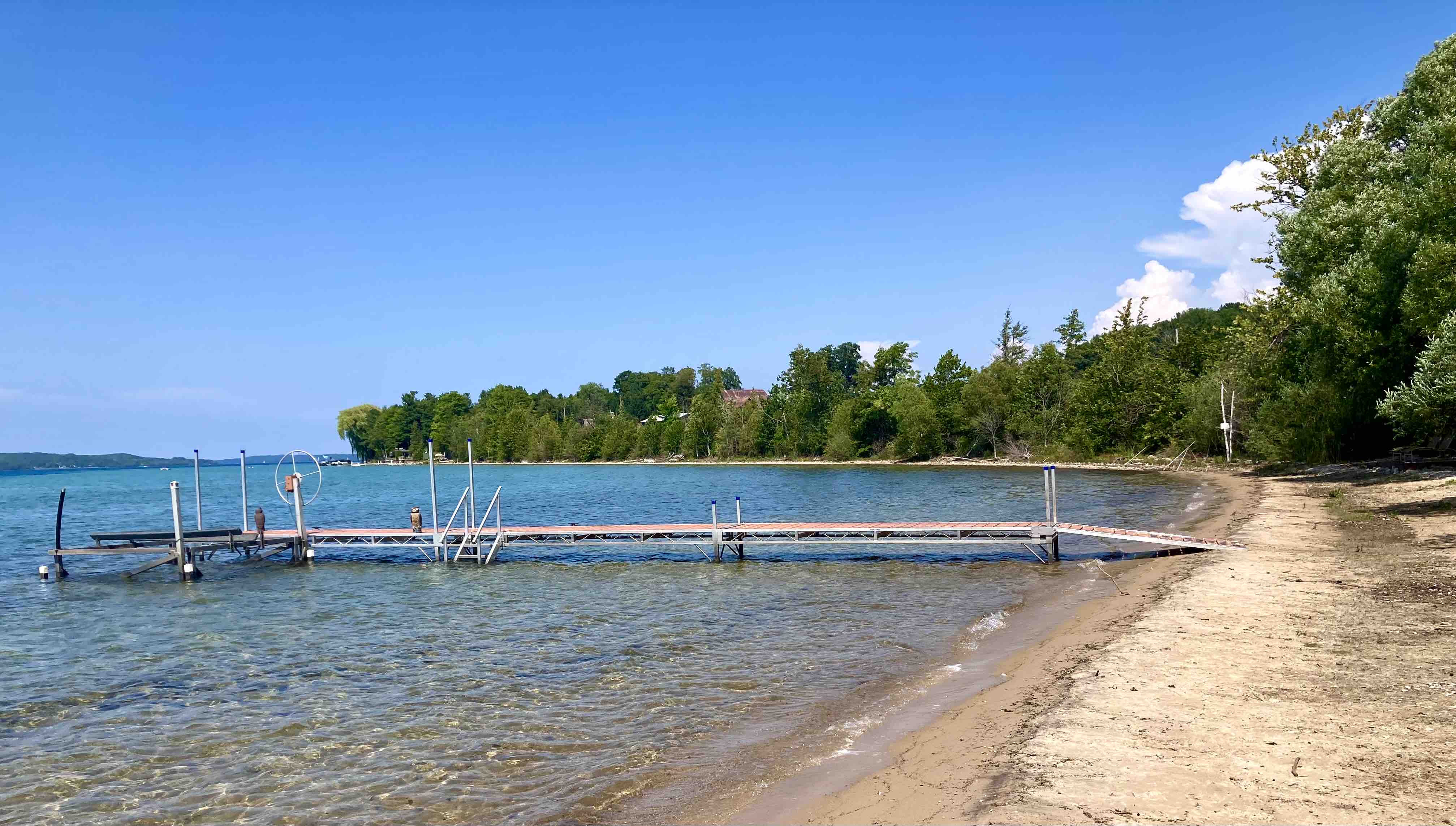 Hillside Hideaway on Suttons Bay W / Private beach