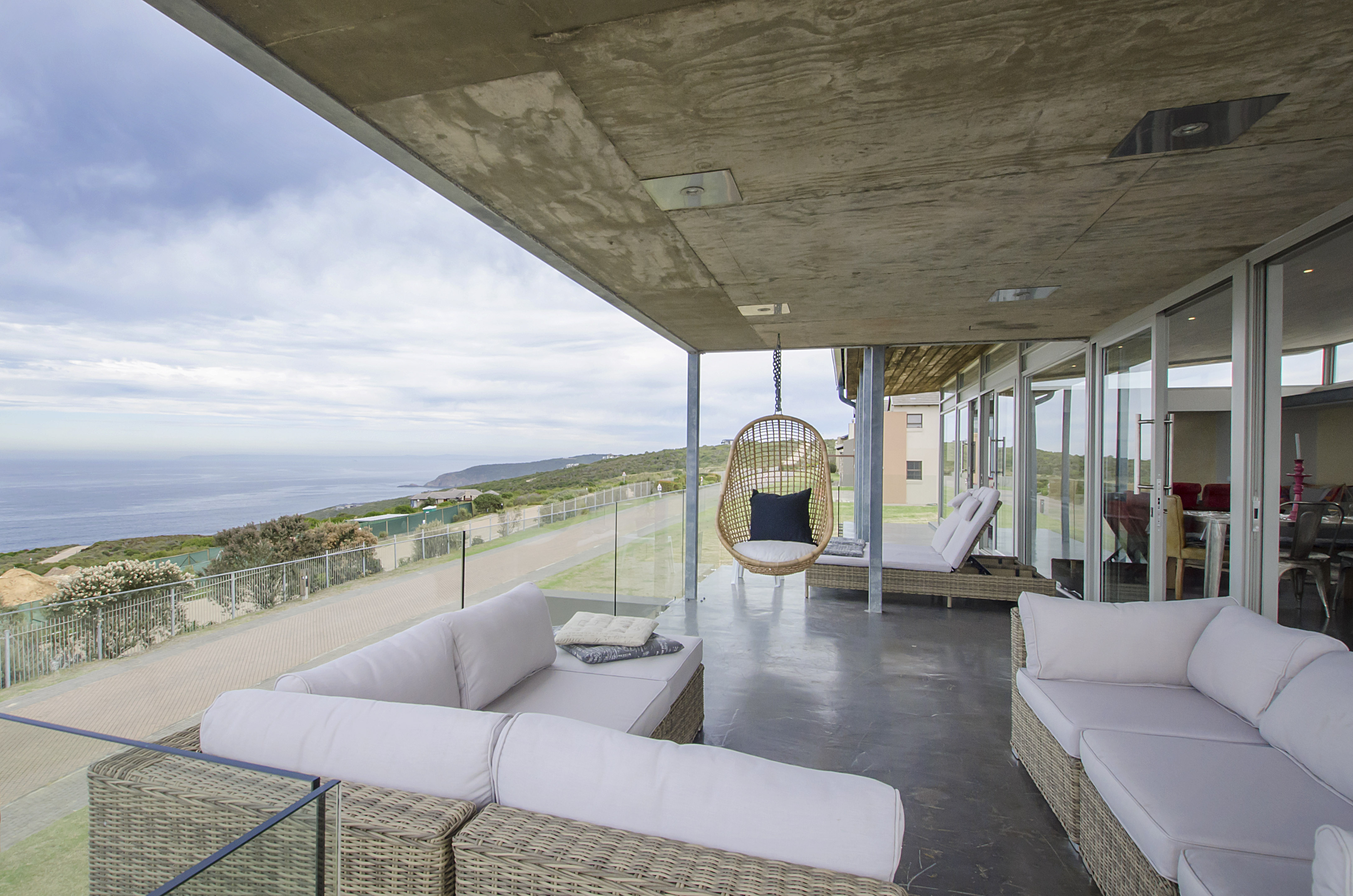 Picturesque Seaview, an entertainers dream house Houses for Rent in