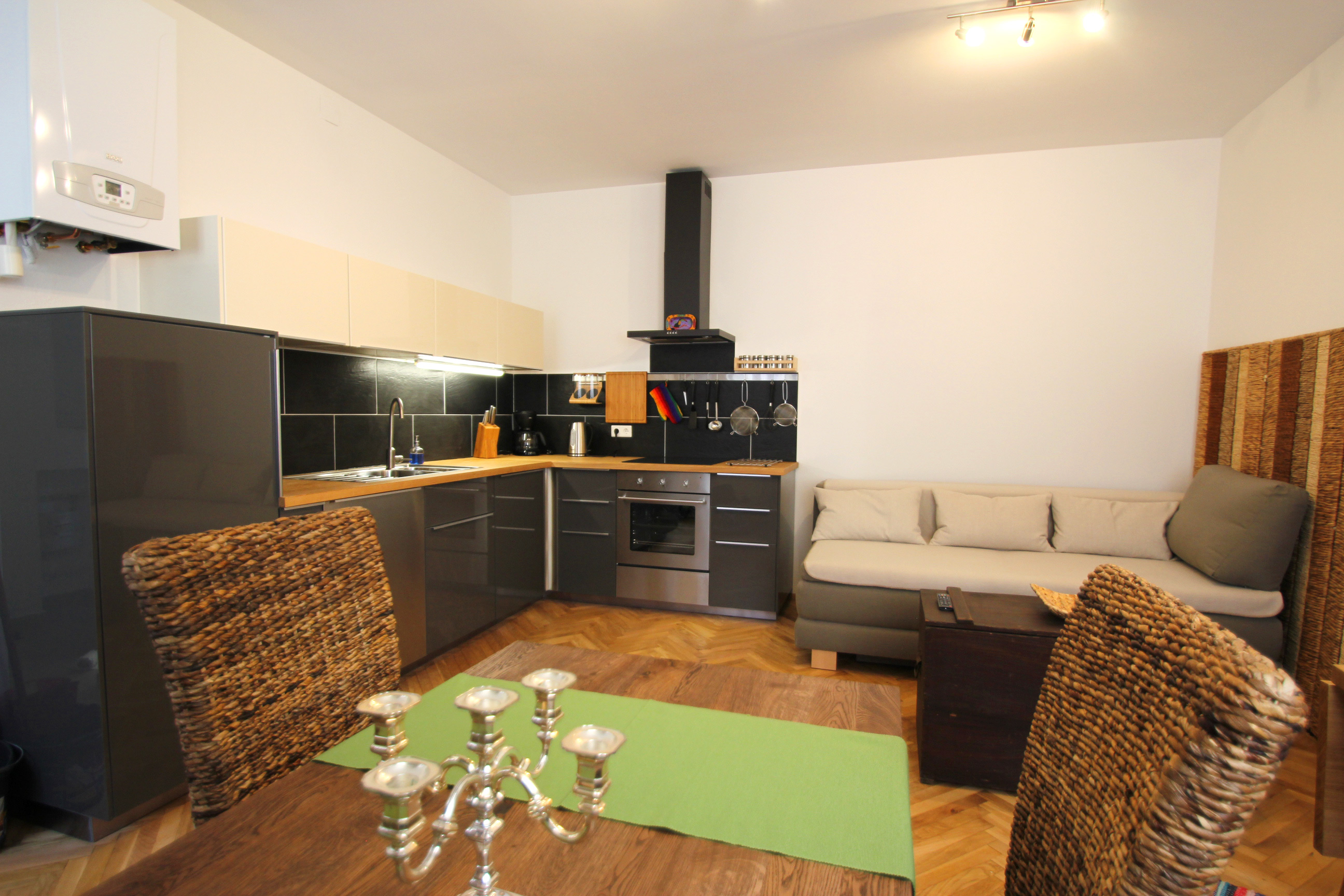 Nr 7 Apartment 70m² Hofruhelage im Biedermeierhaus