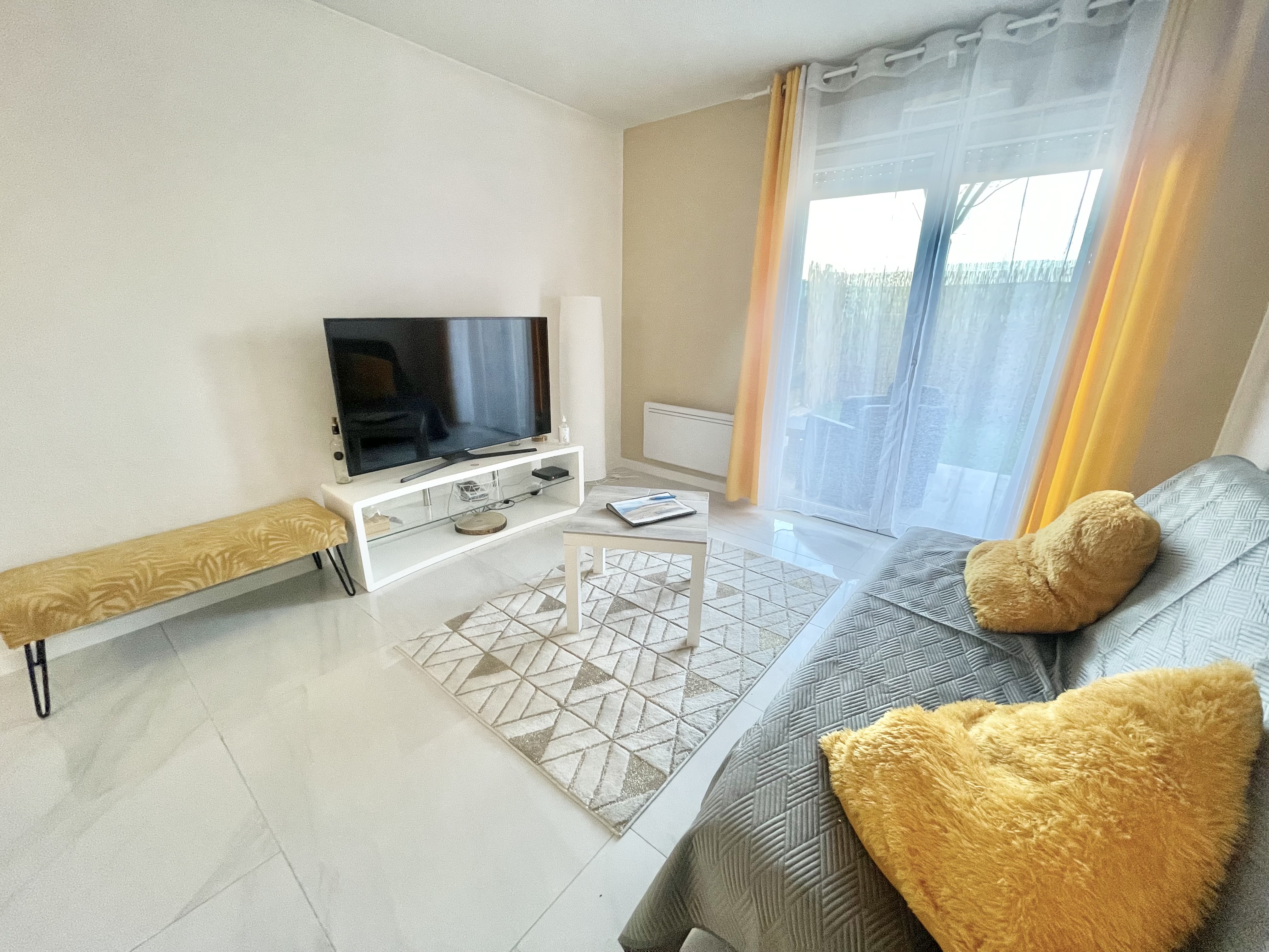 Cozy apartment with garden