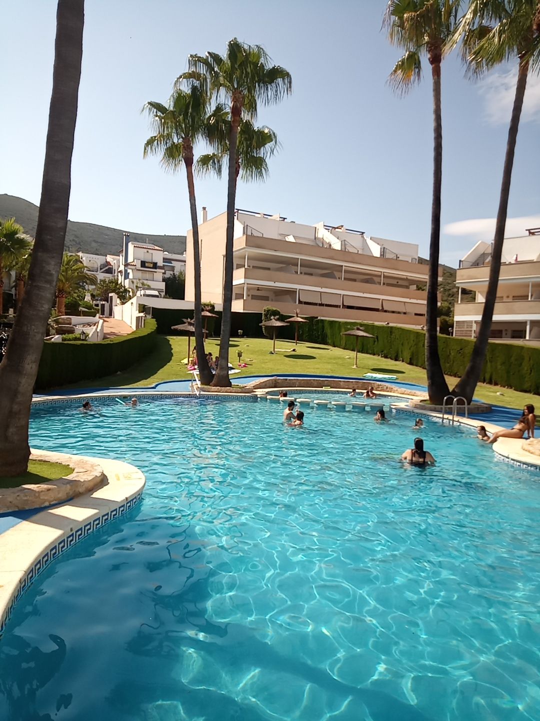 Beautiful apartment  with pool and wifi