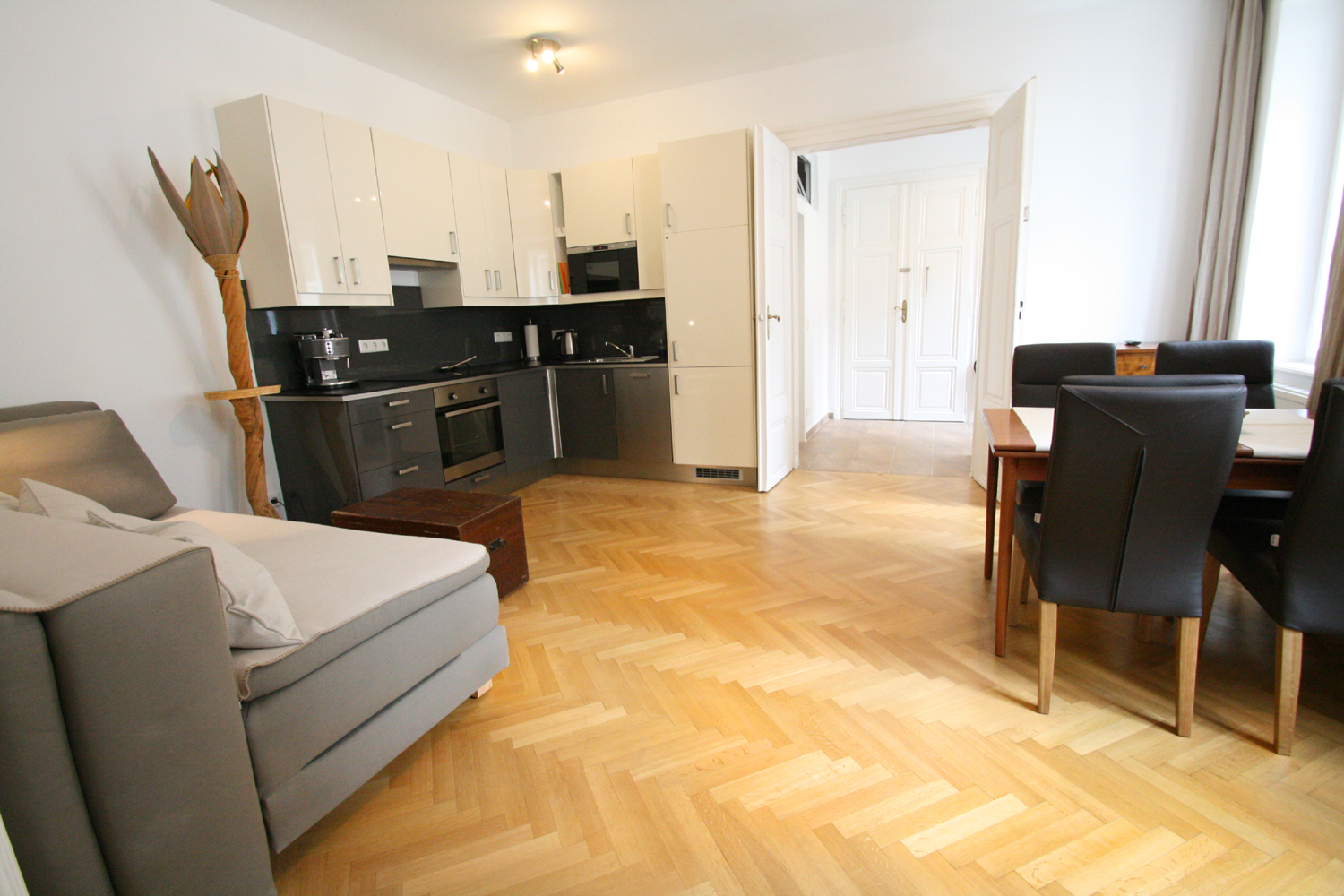 Nr 4 Apartment im Biedermeierhaus, Hofruhelage