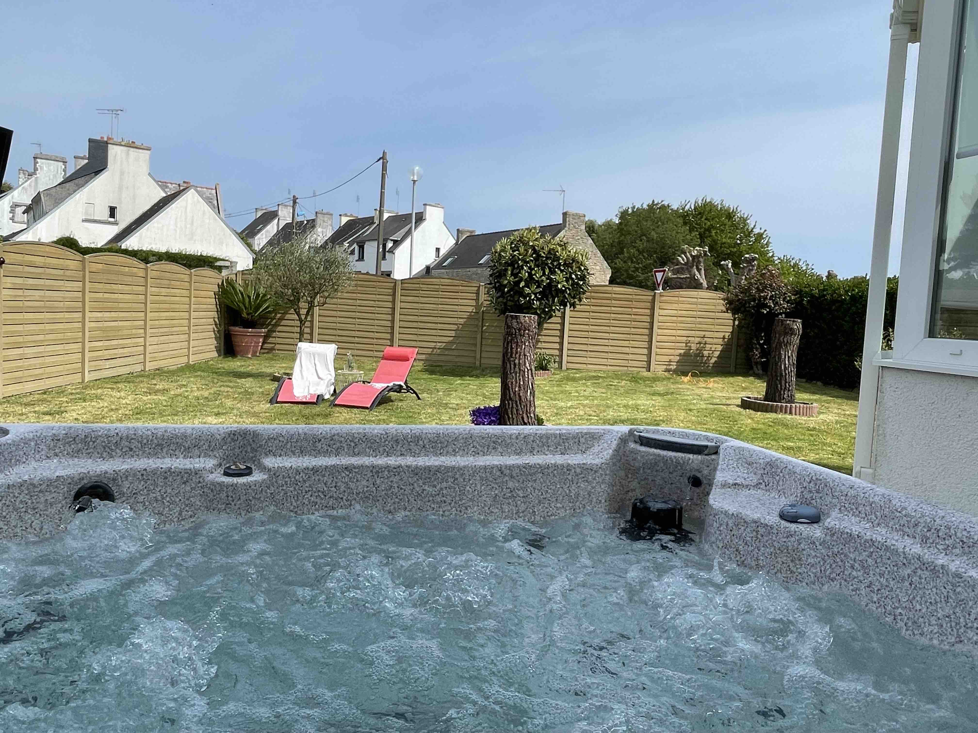 Family home with Spa 800 meters from the beach