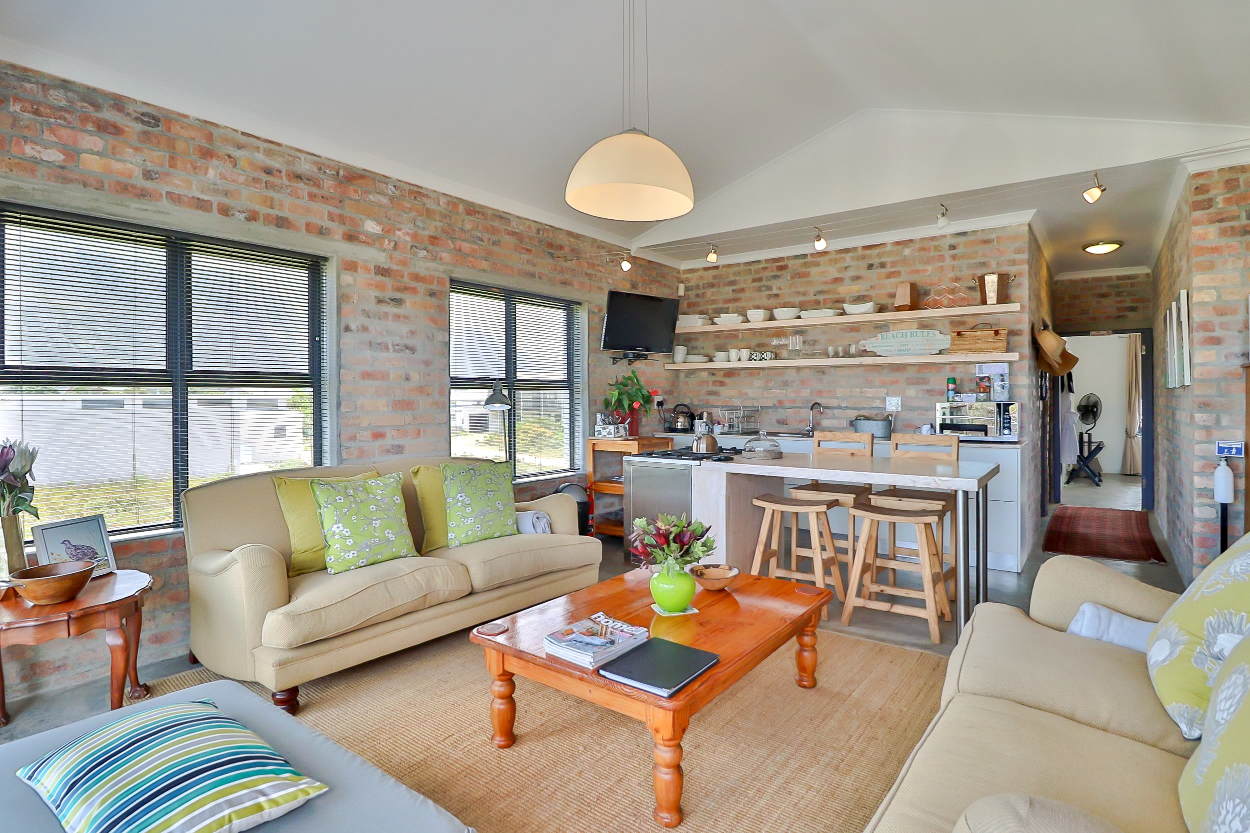 Luxury, Spacious family
rooms with  seating area