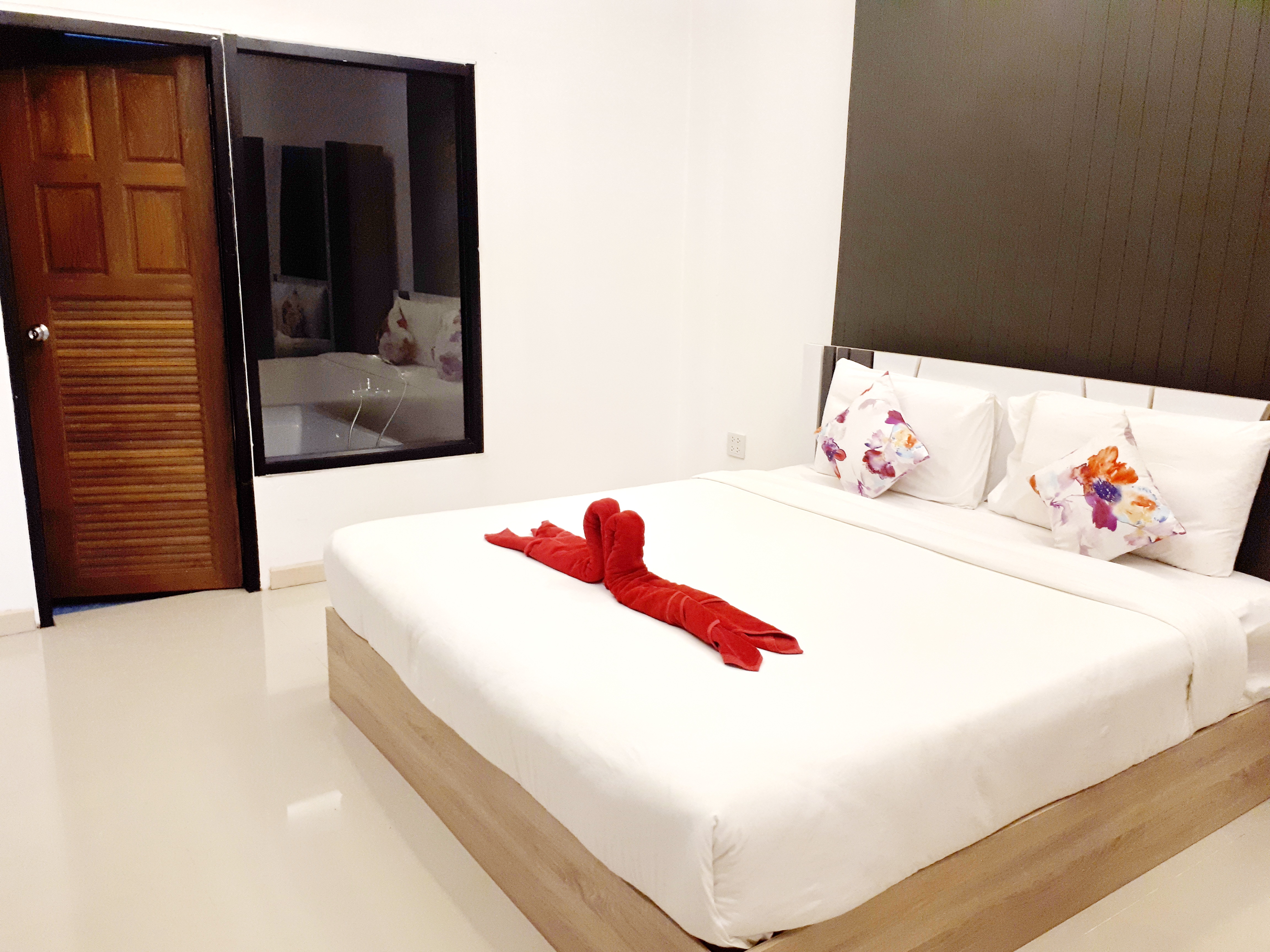 Blue Moon Design House  5 MINUTES TO SAIKAEW BEACH