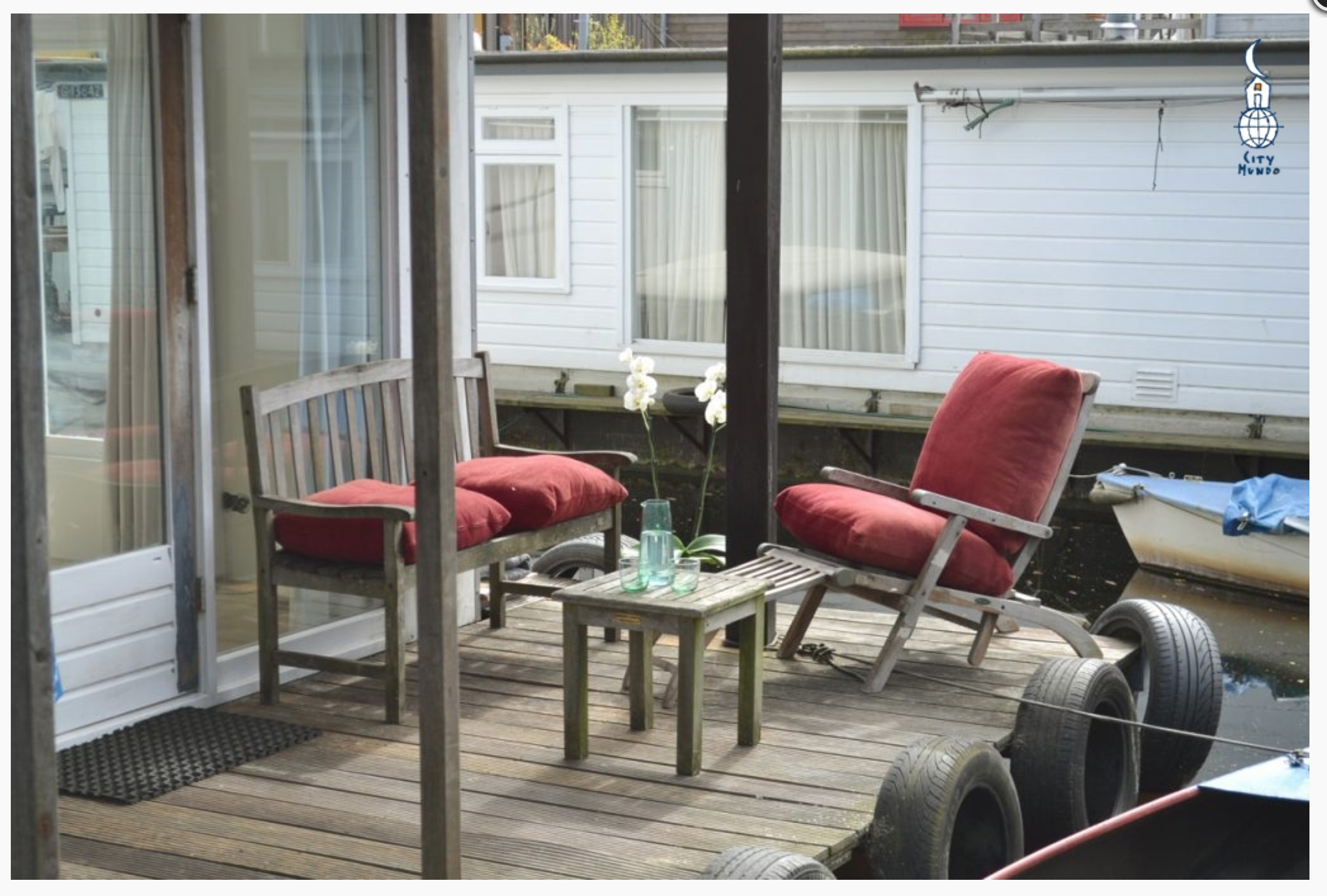 Houseboat Studio Sooki with patio and free bikes โ Amsterdam stay
