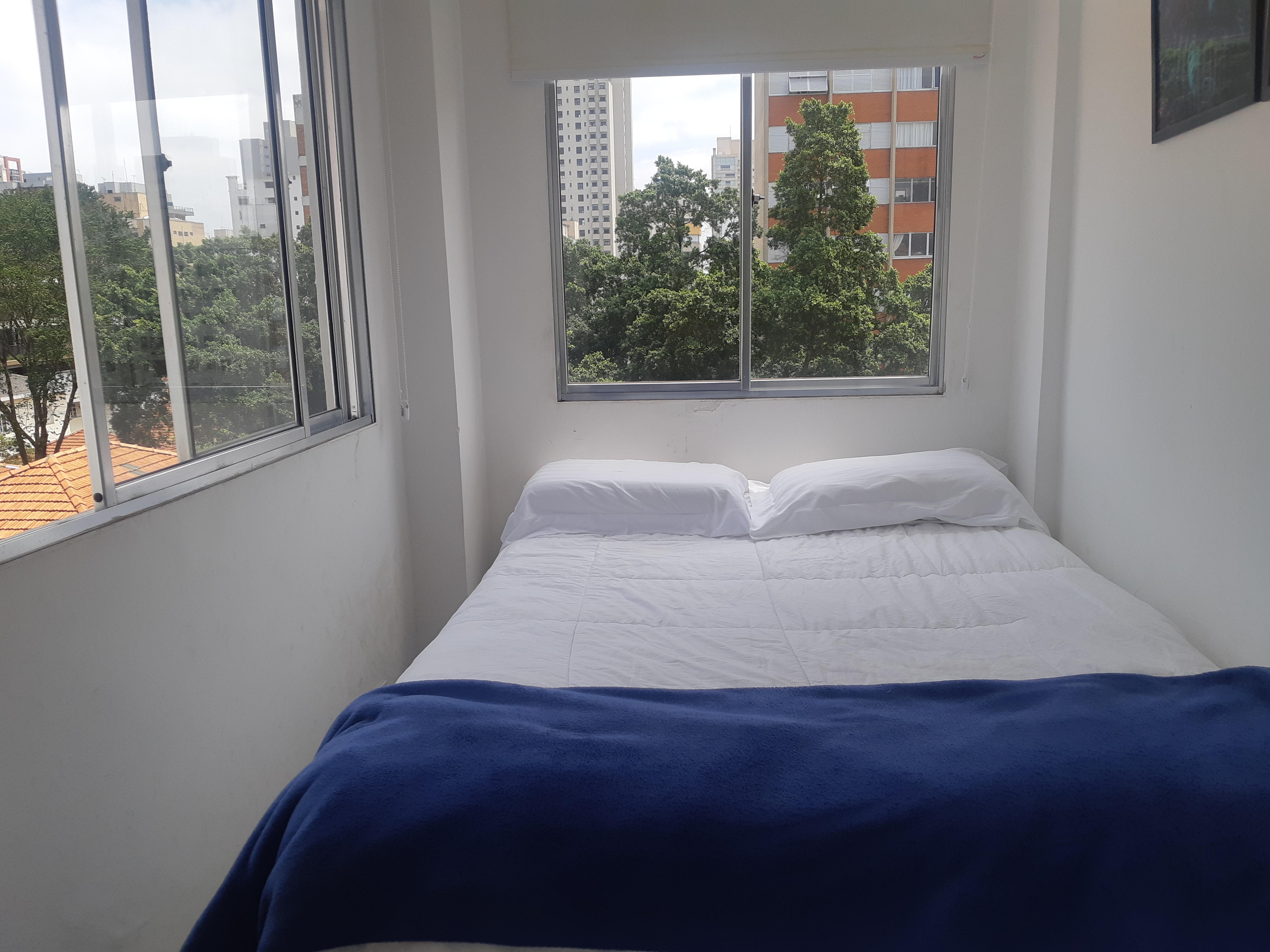 Suite - tree-lined and quiet park view