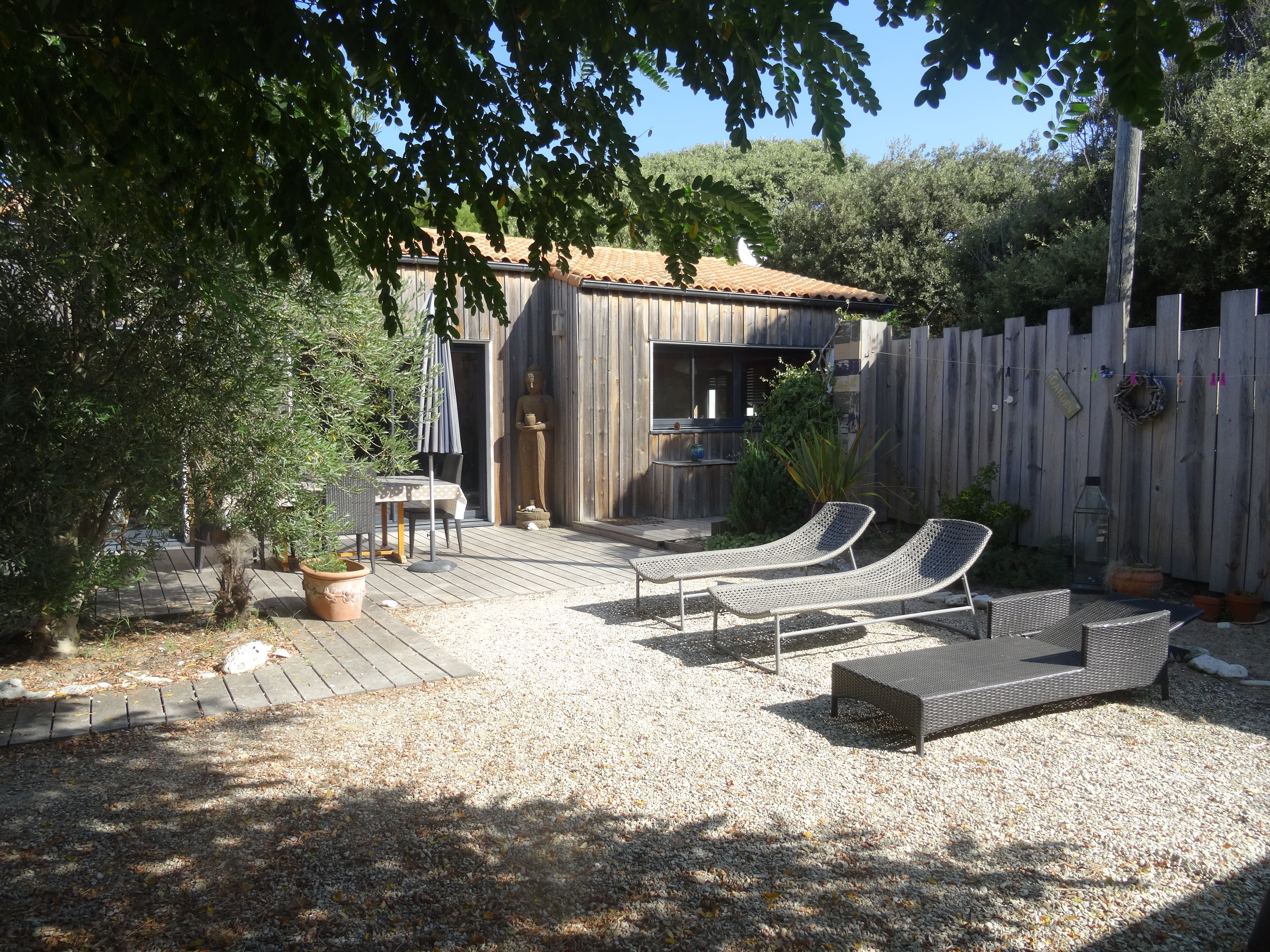 Spacious house 100 meters from the ocean