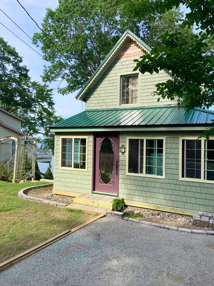 Cozy Waterfront Cottage on Sebasticook Lake Cottages for Rent in Newport, Maine, United States