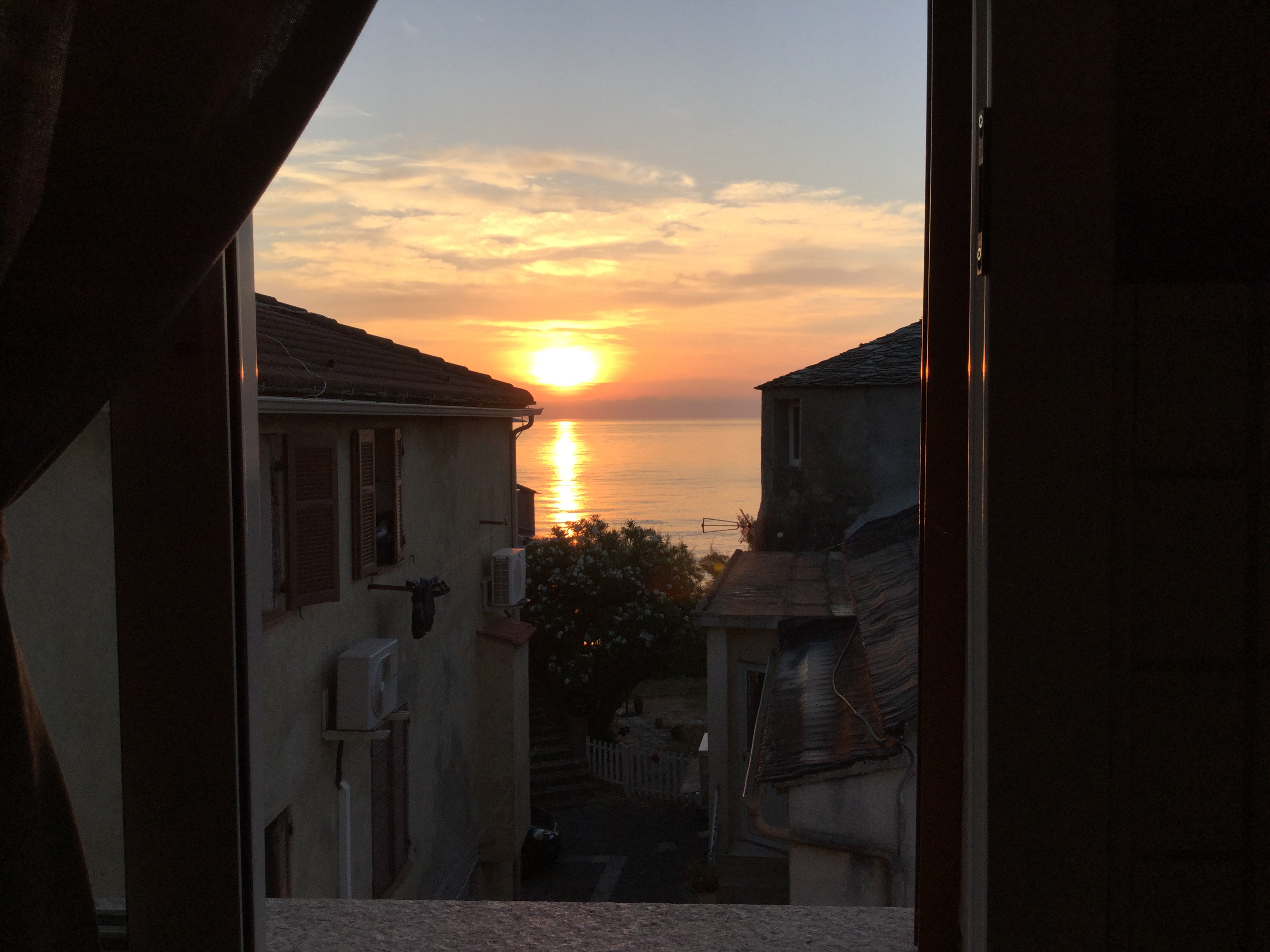 Beachfront, Equipped apartment, 4 people