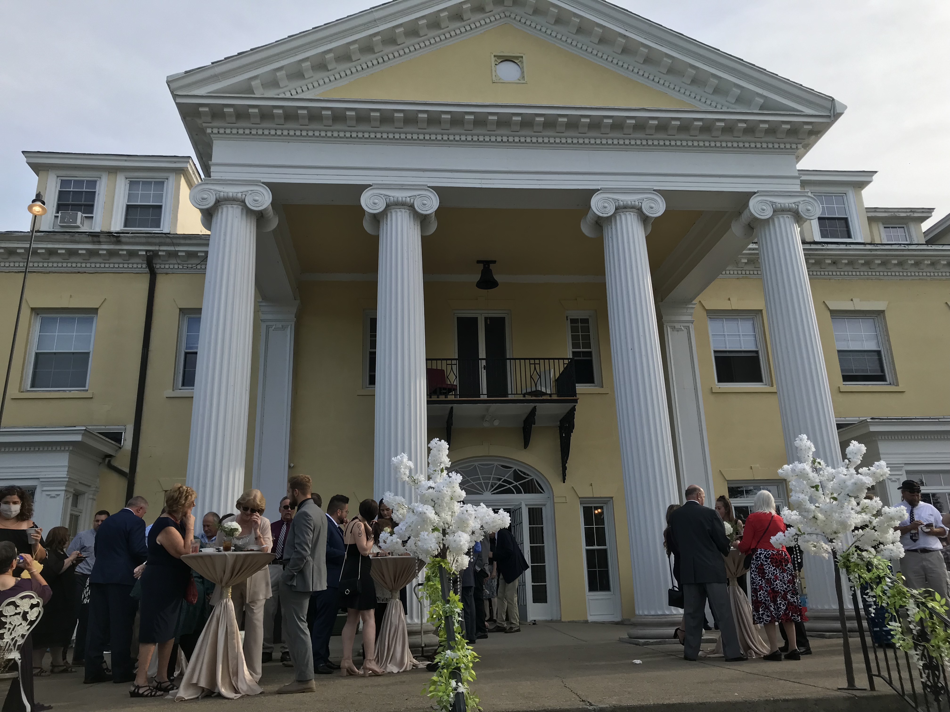 Suncliff on the Lake/ Florence Suite Bed and breakfasts for Rent in Derby, New York, United