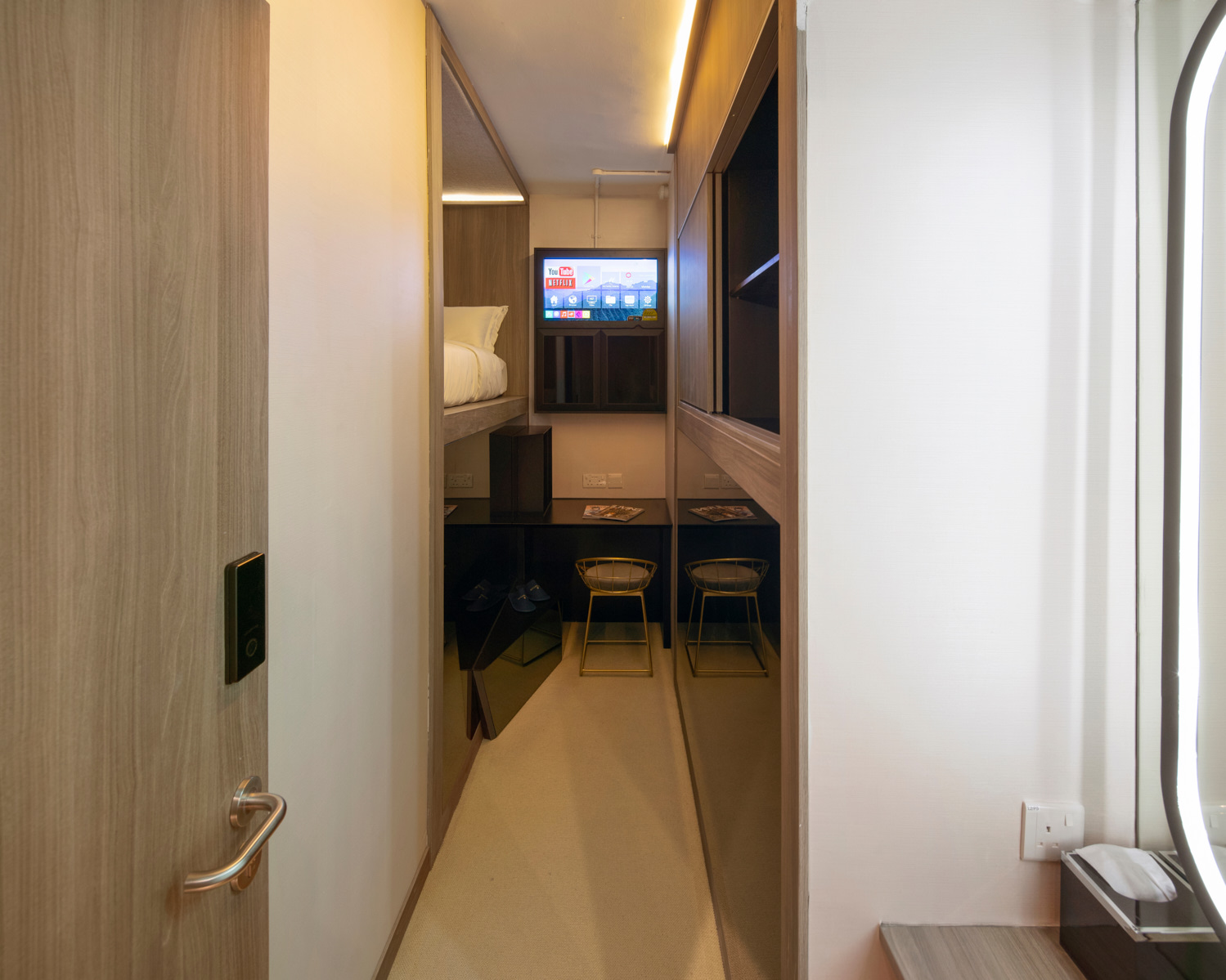 Double room, shared bathroom in Chinatown