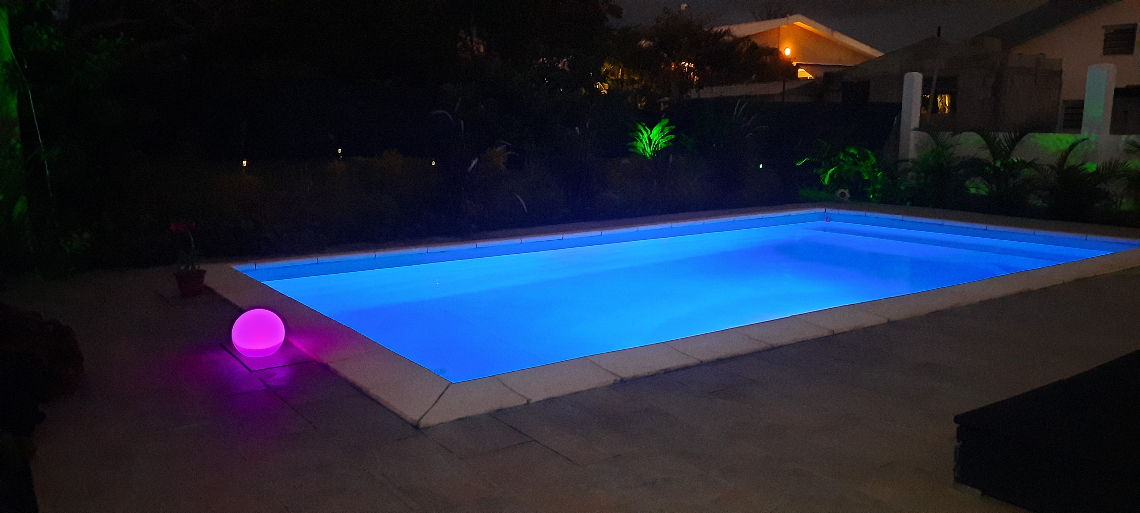 Air, the sea at 5 min and .... the pool