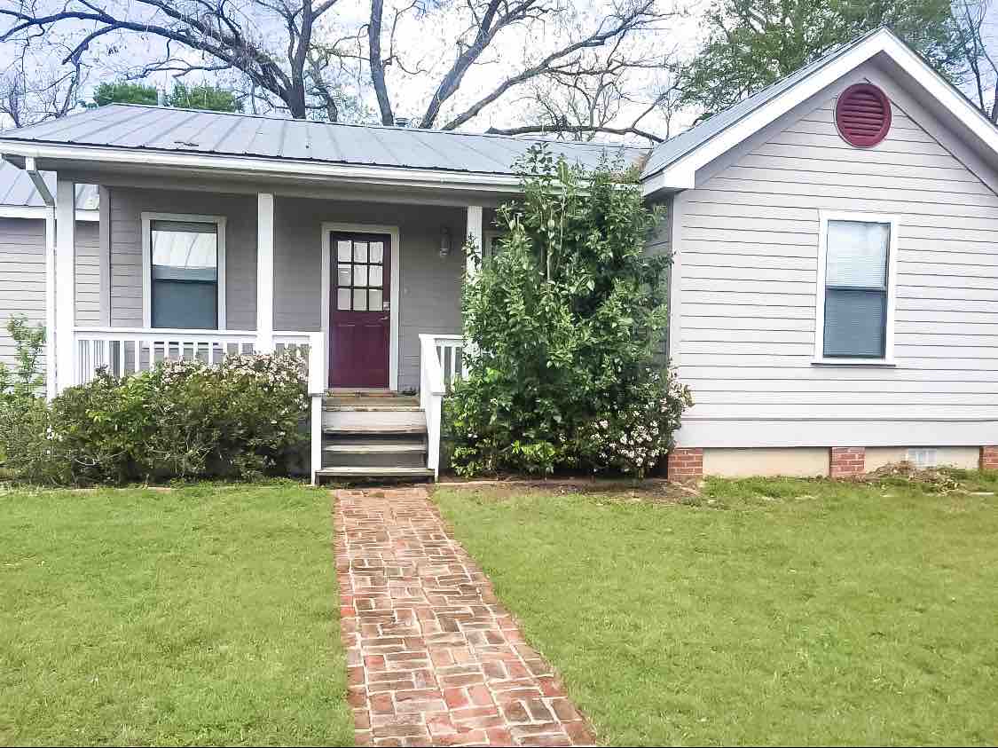 Charming Downtown Bastrop Home for 6 Houses for Rent in Bastrop