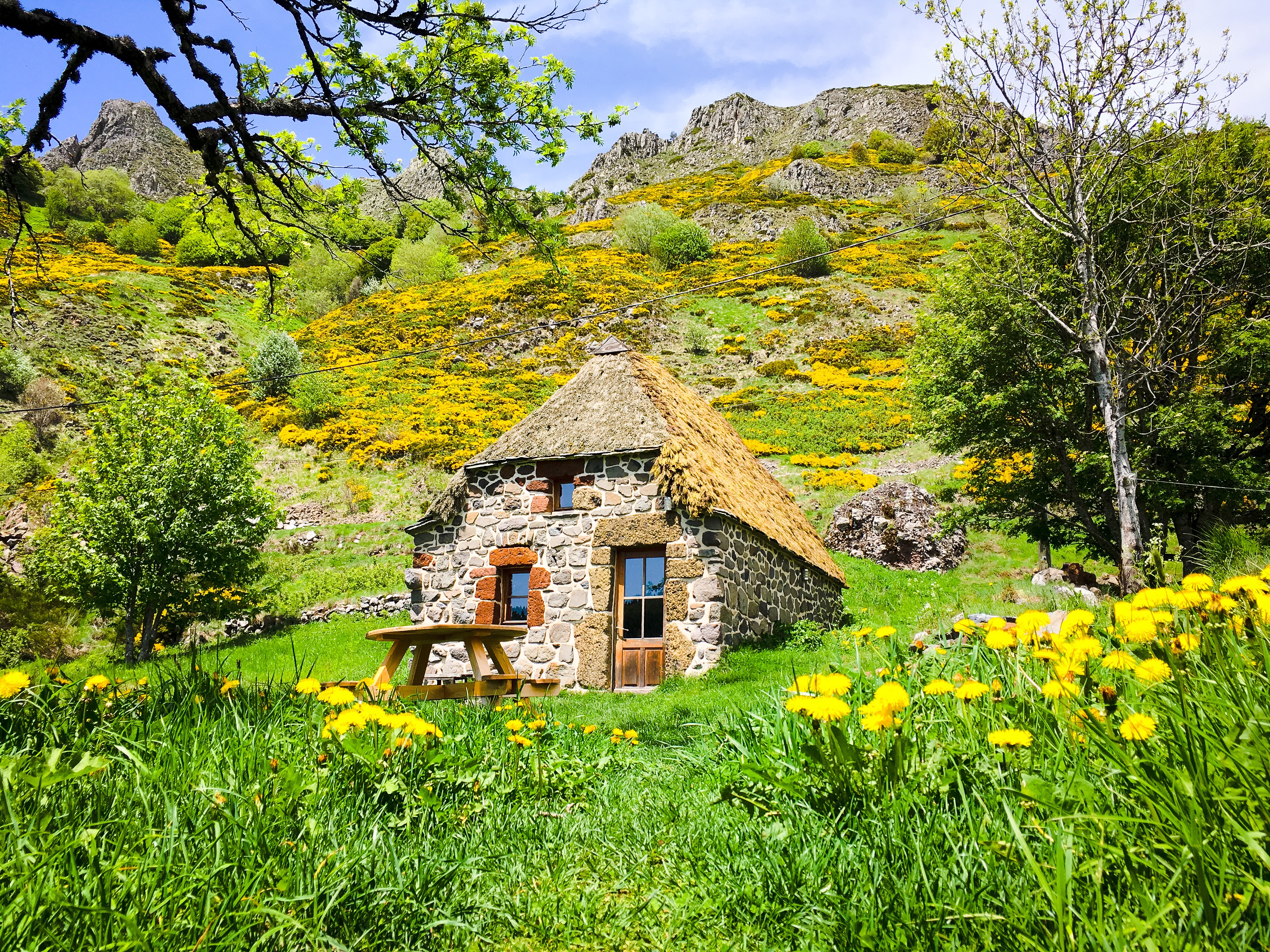 Thatched cottage surrounded by Tiny houses Rent Borée, Rhône-Alpes, France