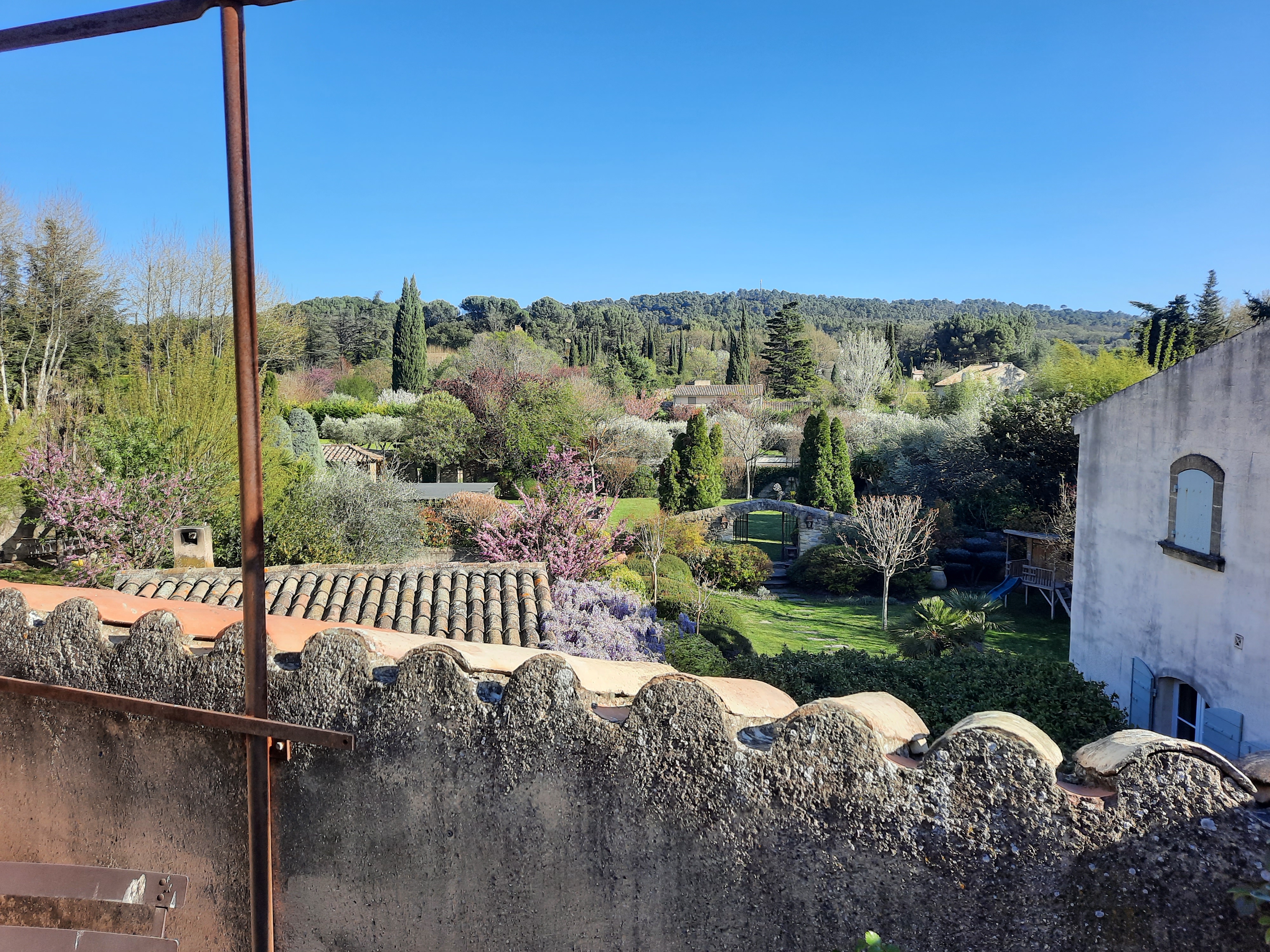 Authentic house in the heart of the village