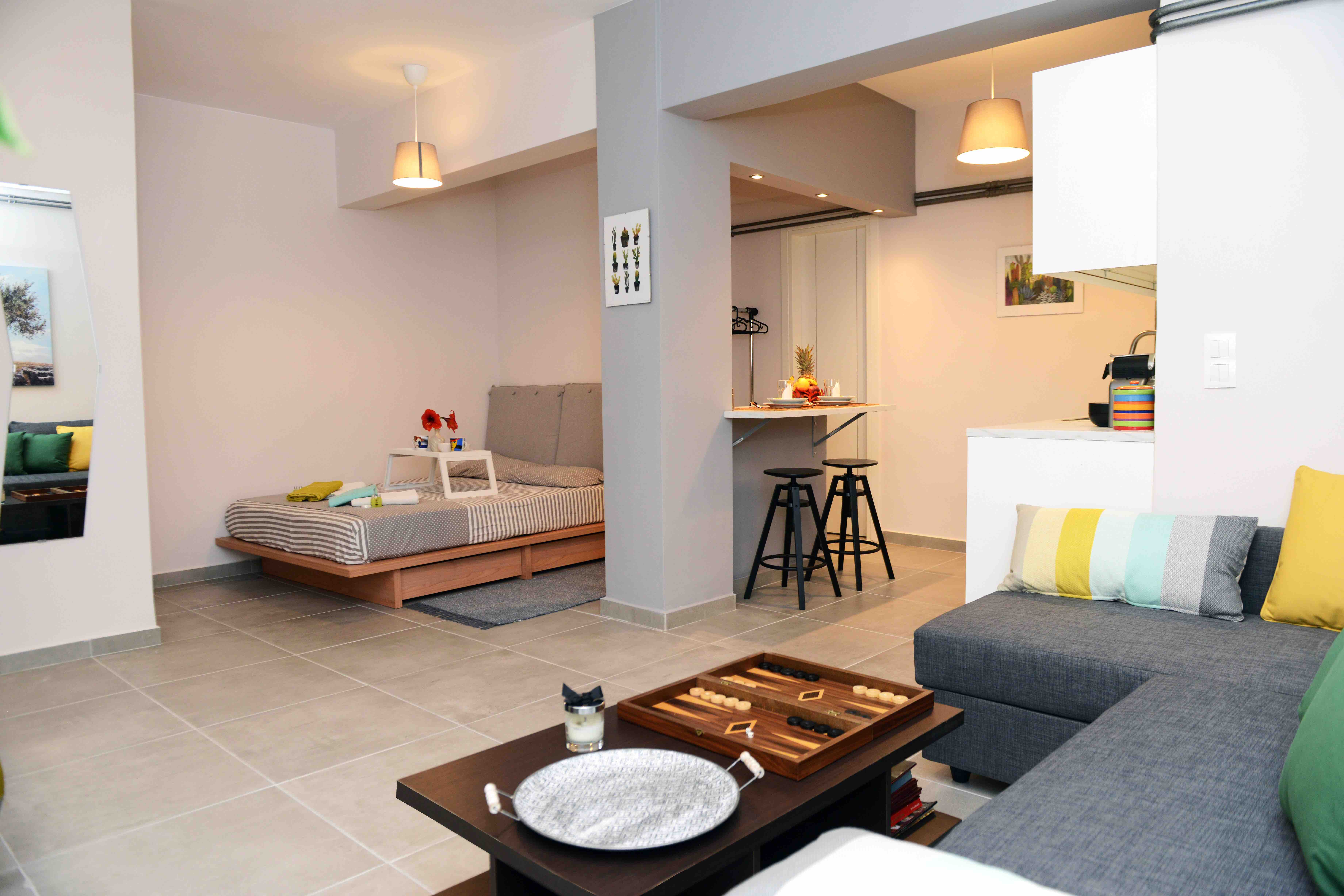Olive Tree Deluxe Apt under Acropolis