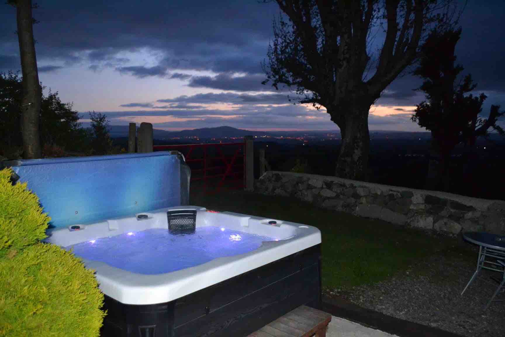 Irish Cottage and HOT TUB near Mourne Mountains Cottages for Rent in