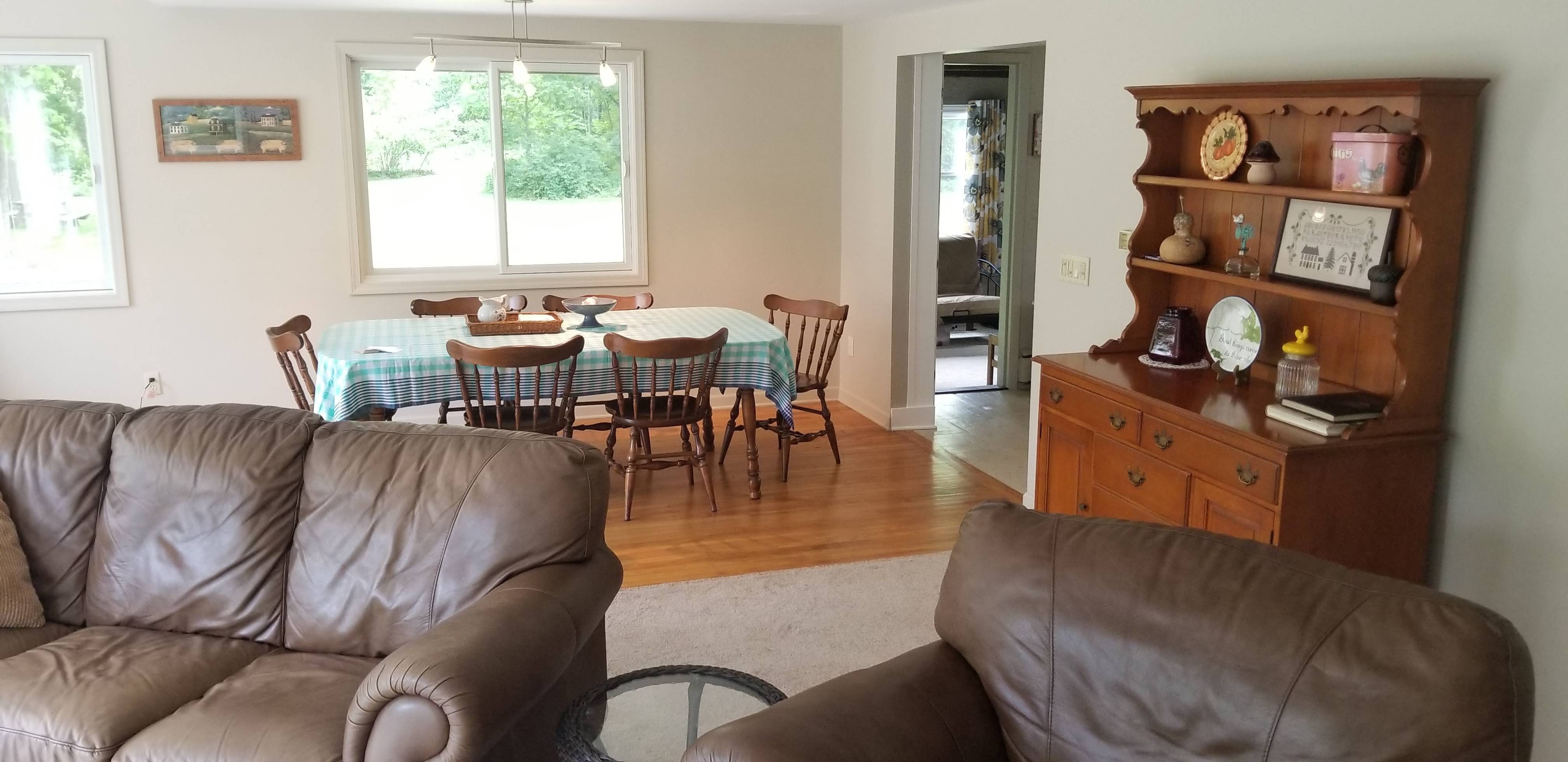 Oatka Creek House, Caledonia, Mumford, Leroy, NY Cottages for Rent in Le Roy, New York, United