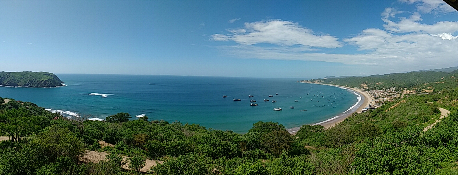 Comfy and clean in the heart of Puerto López
