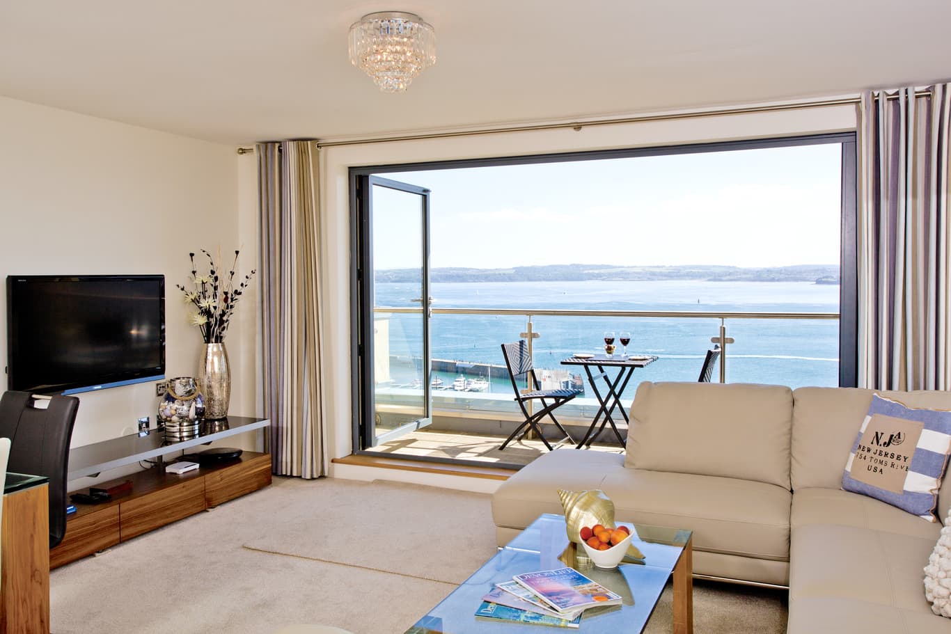 Harbour View Luxury Apartment & Sea Views Flats for Rent in Torquay
