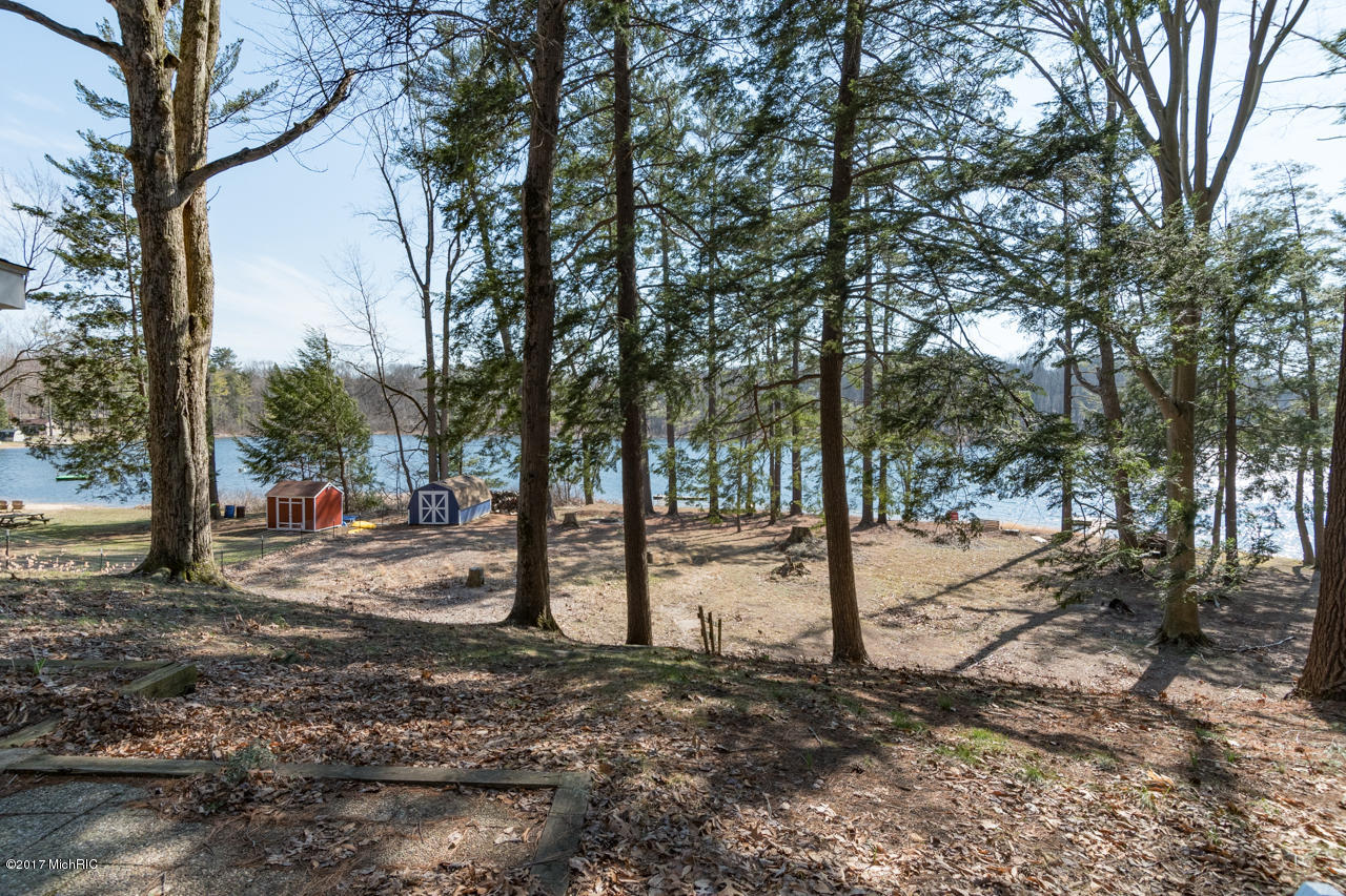 North Lake CottageQuiet Lake w/ North Woods feel Houses for Rent in