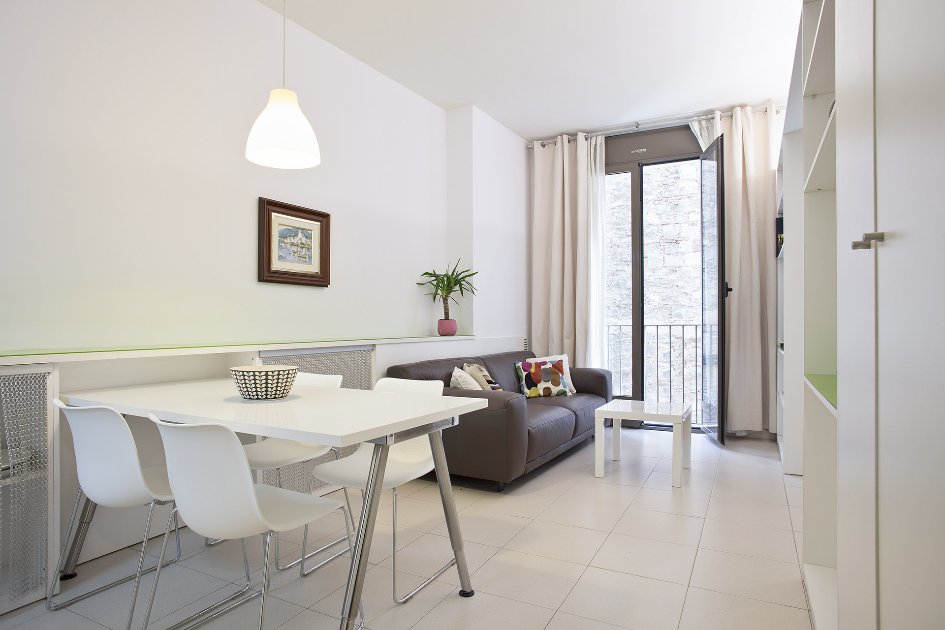 Superb Location Apt for 4 pax By MyRentalHost