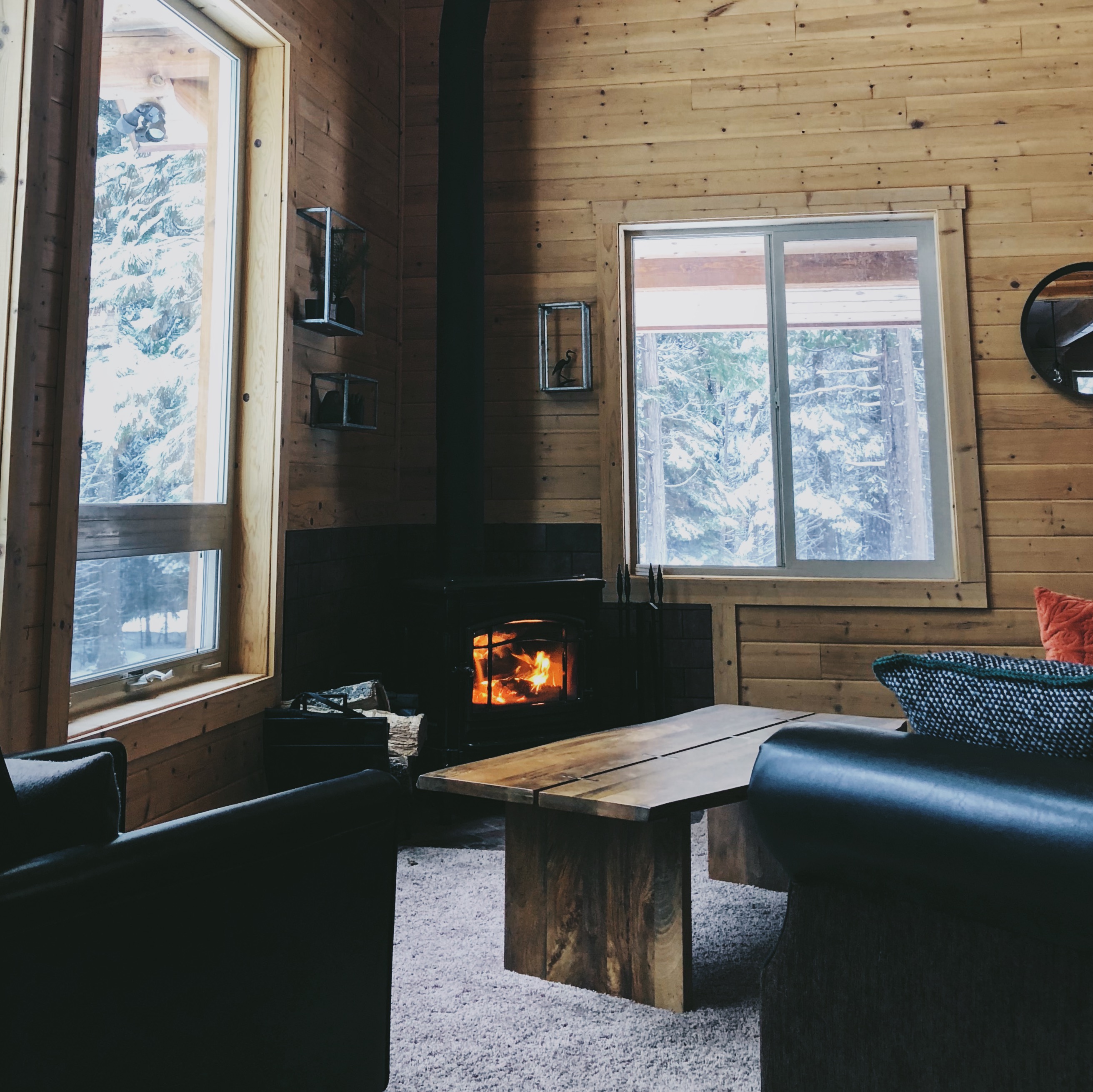 Cozy Log Cabin on 3 acres by Lassen National Park Cabins for Rent in