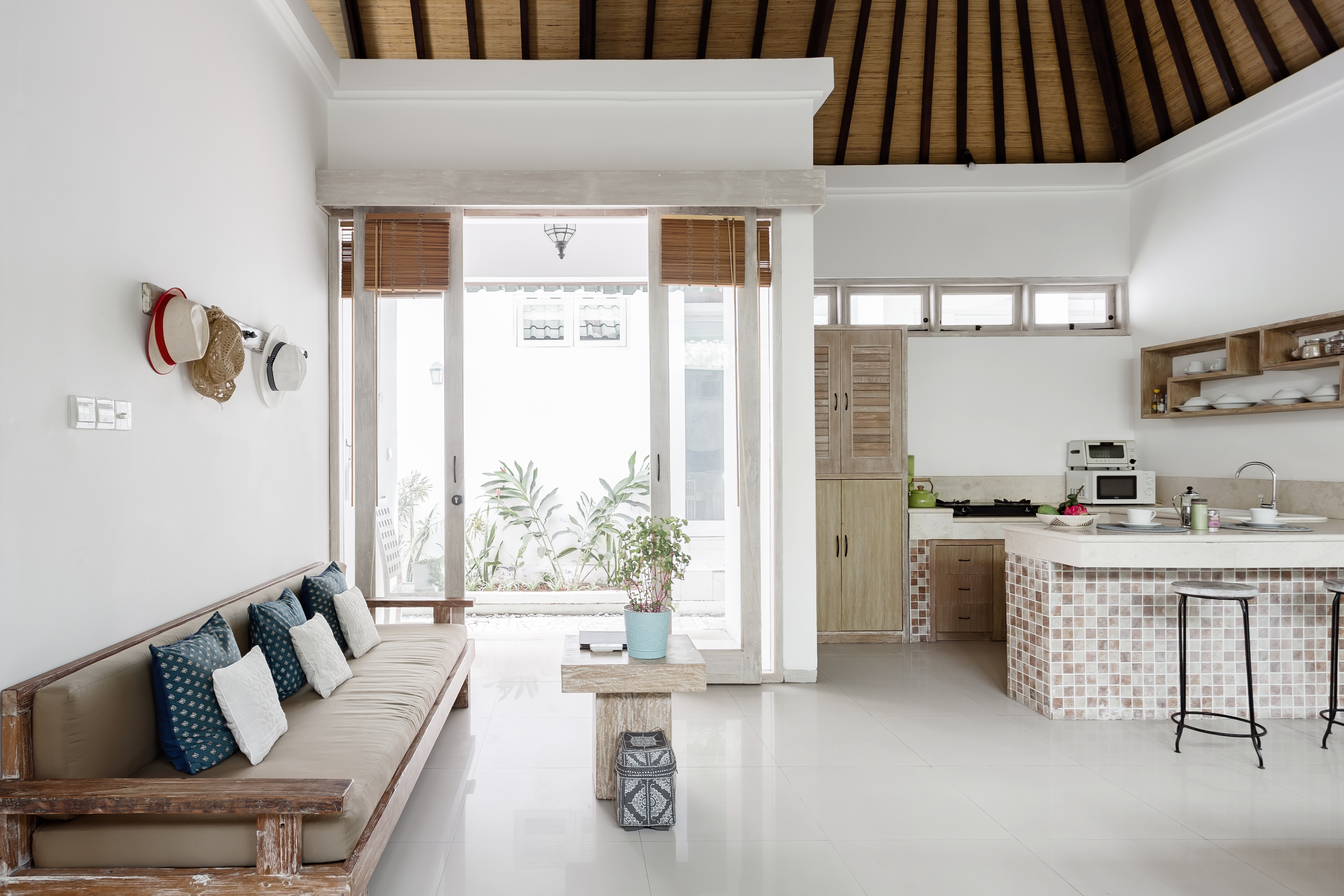 Stroll to the Beach from a Dreamy, Minimal House.