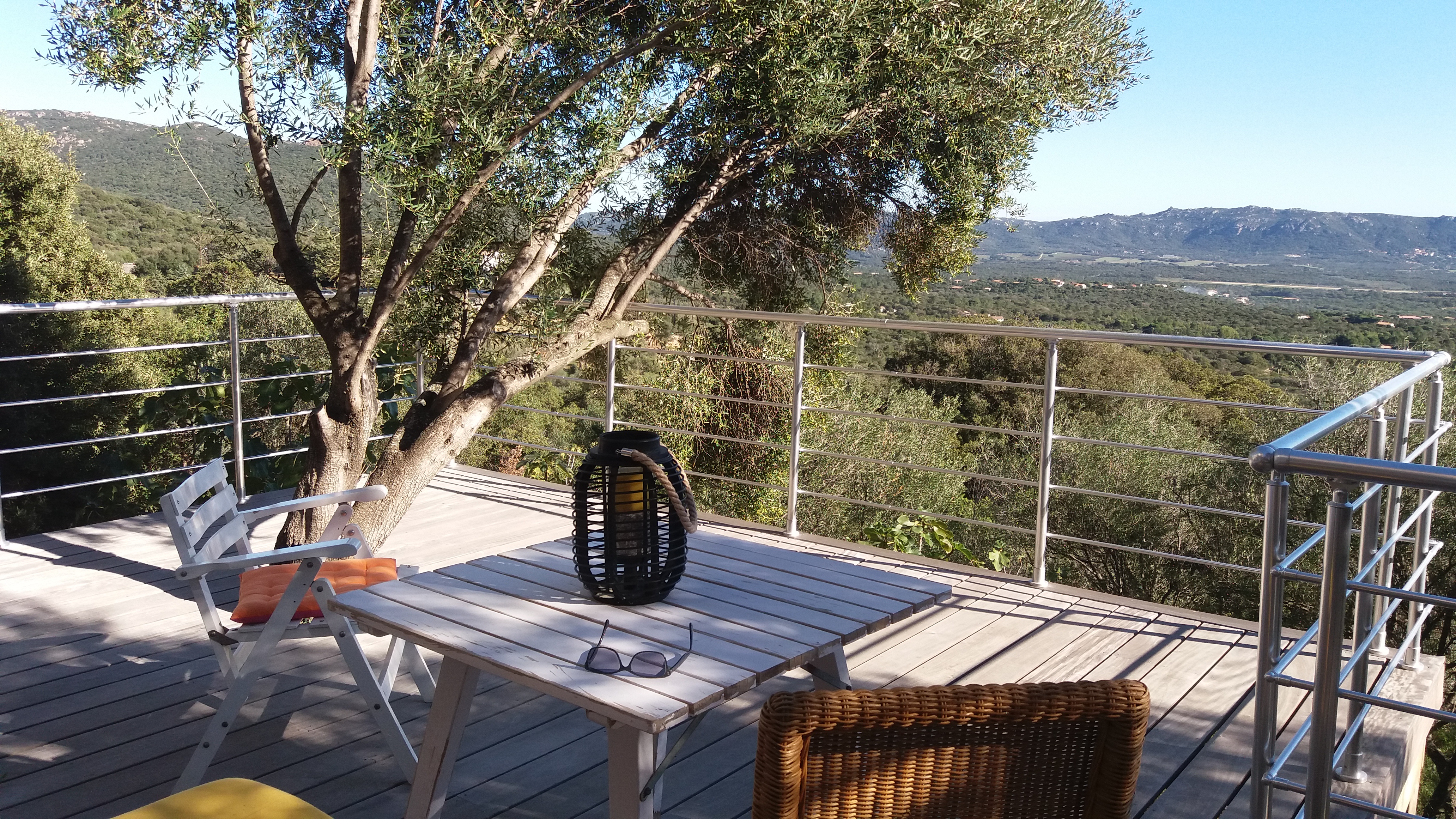 Apartment in detached house in Figari